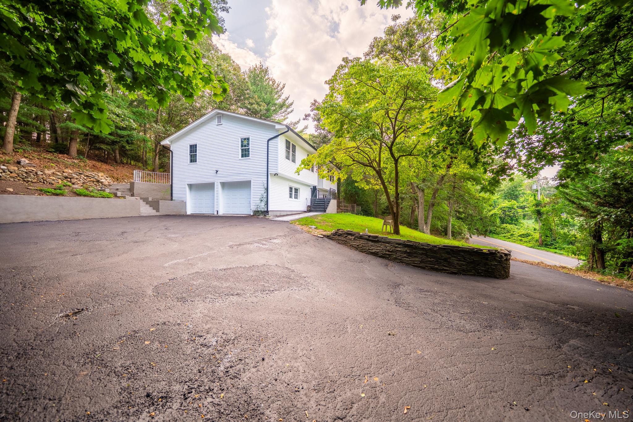 368 Landing Avenue, Smithtown, NY 11787