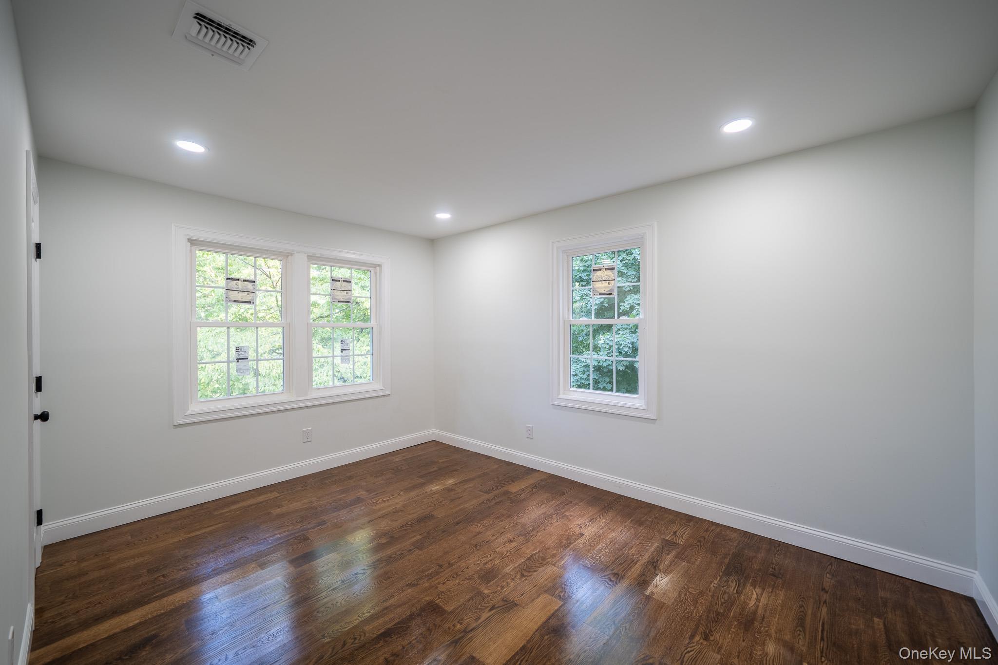 368 Landing Avenue, Smithtown, NY 11787