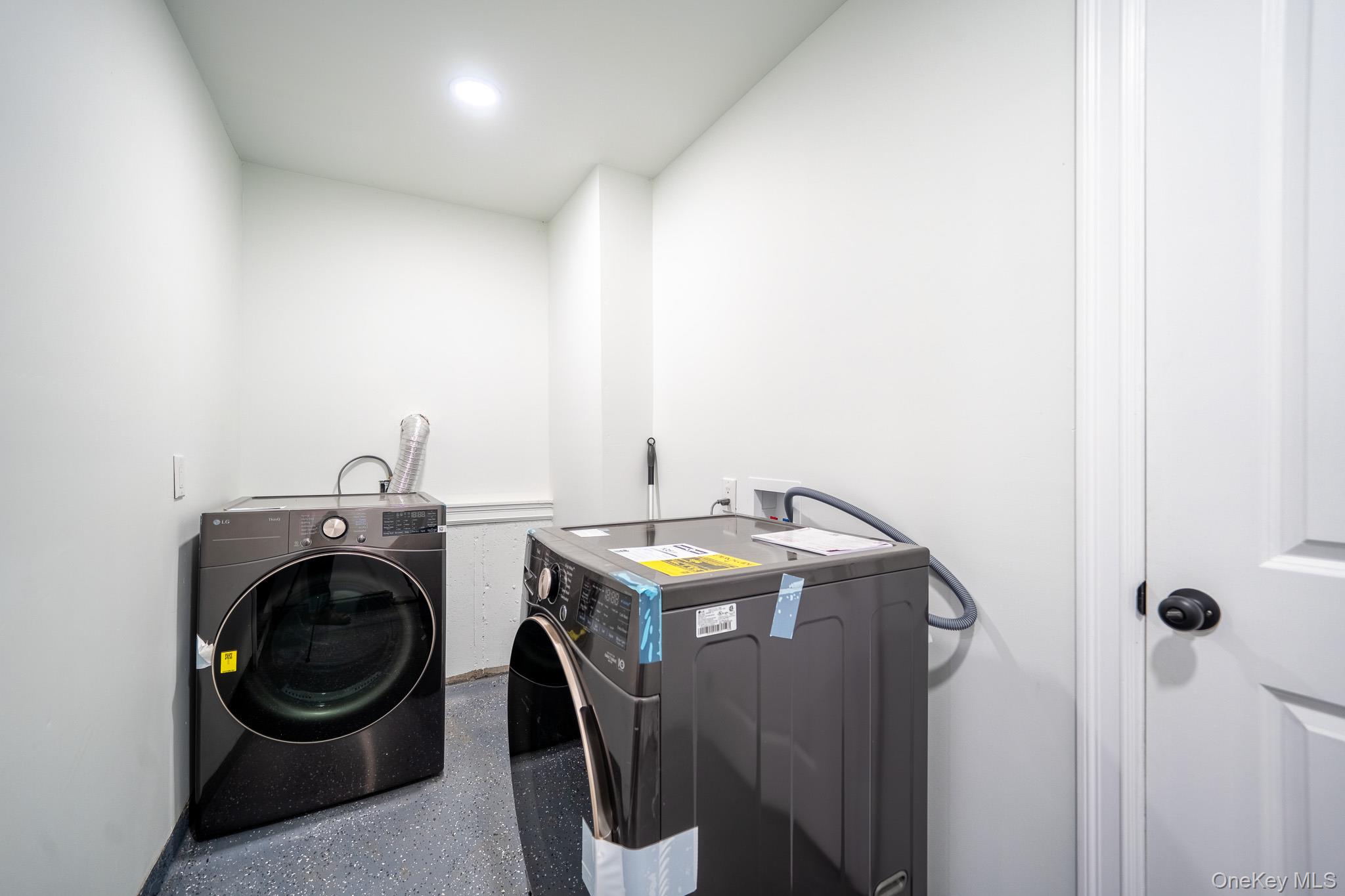 368 Landing Avenue, Smithtown, NY 11787