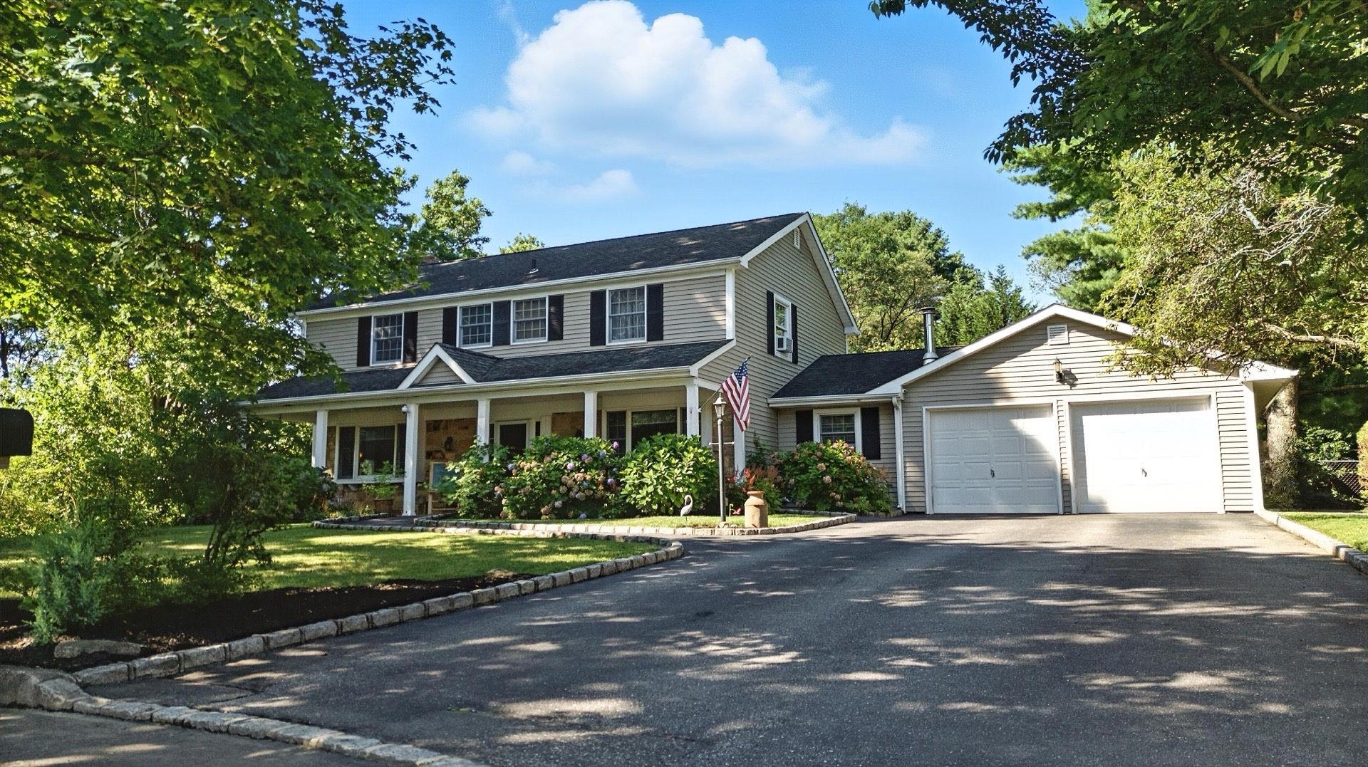 5 Hilton Court, Stony Brook, NY 11790