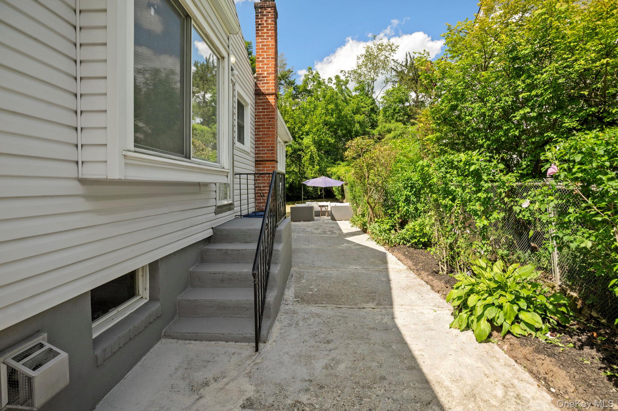 25 Maple Avenue, Chappaqua, NY 10514