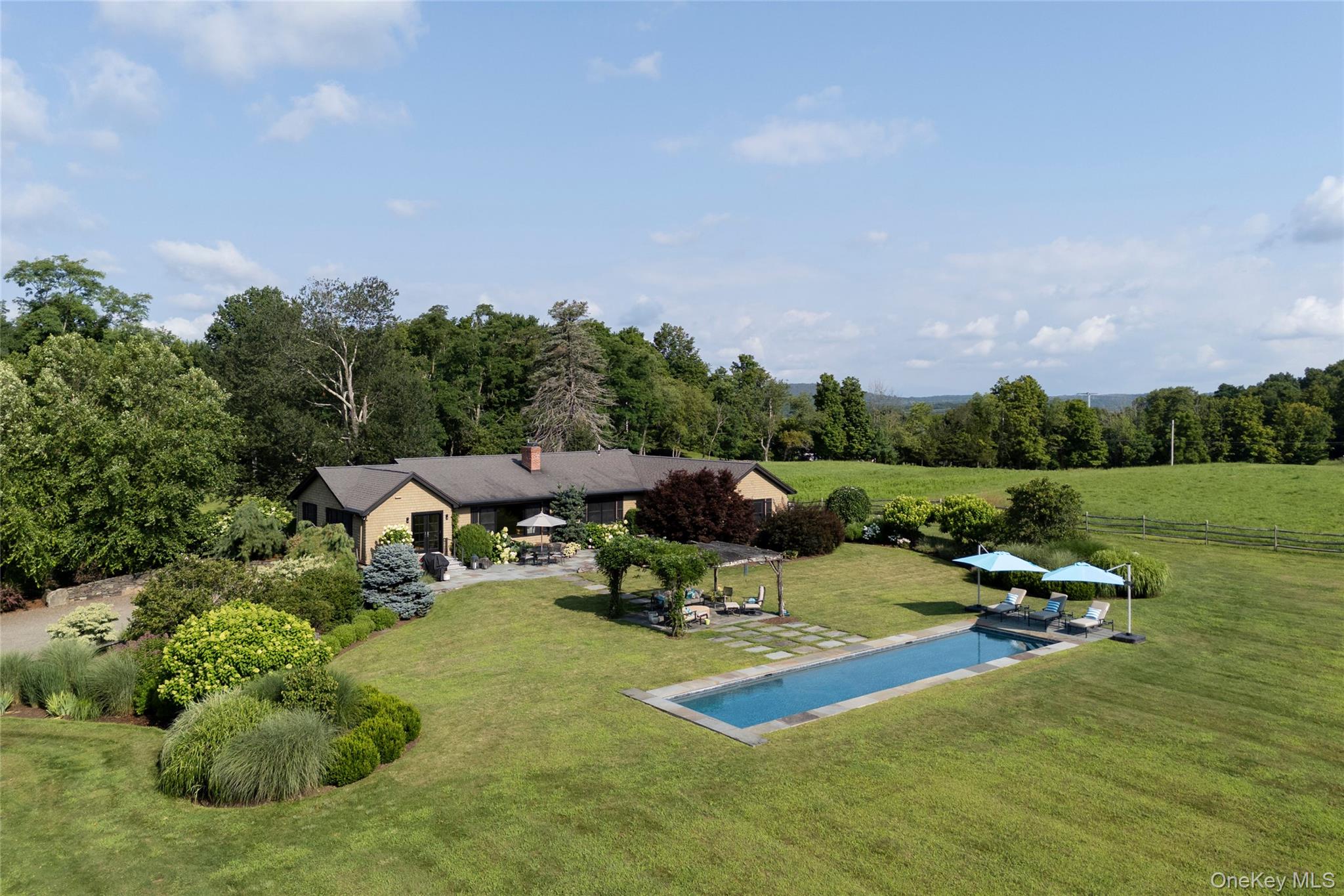 174 Sunset Trail, Clinton Corners, NY 12514