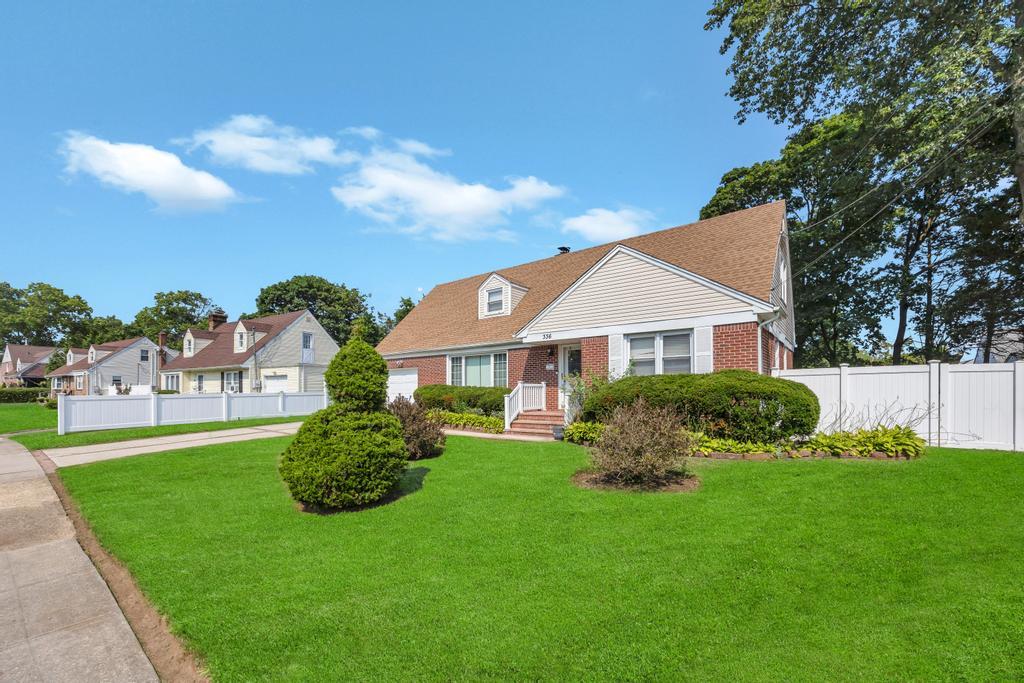 336 Princeton Street, Westbury, NY 11590