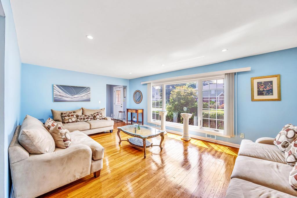 336 Princeton Street, Westbury, NY 11590