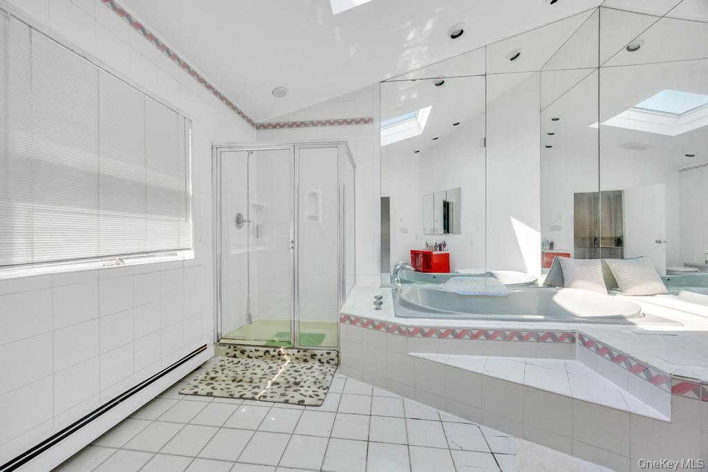 34 Gloria Place, Plainview, NY 11803