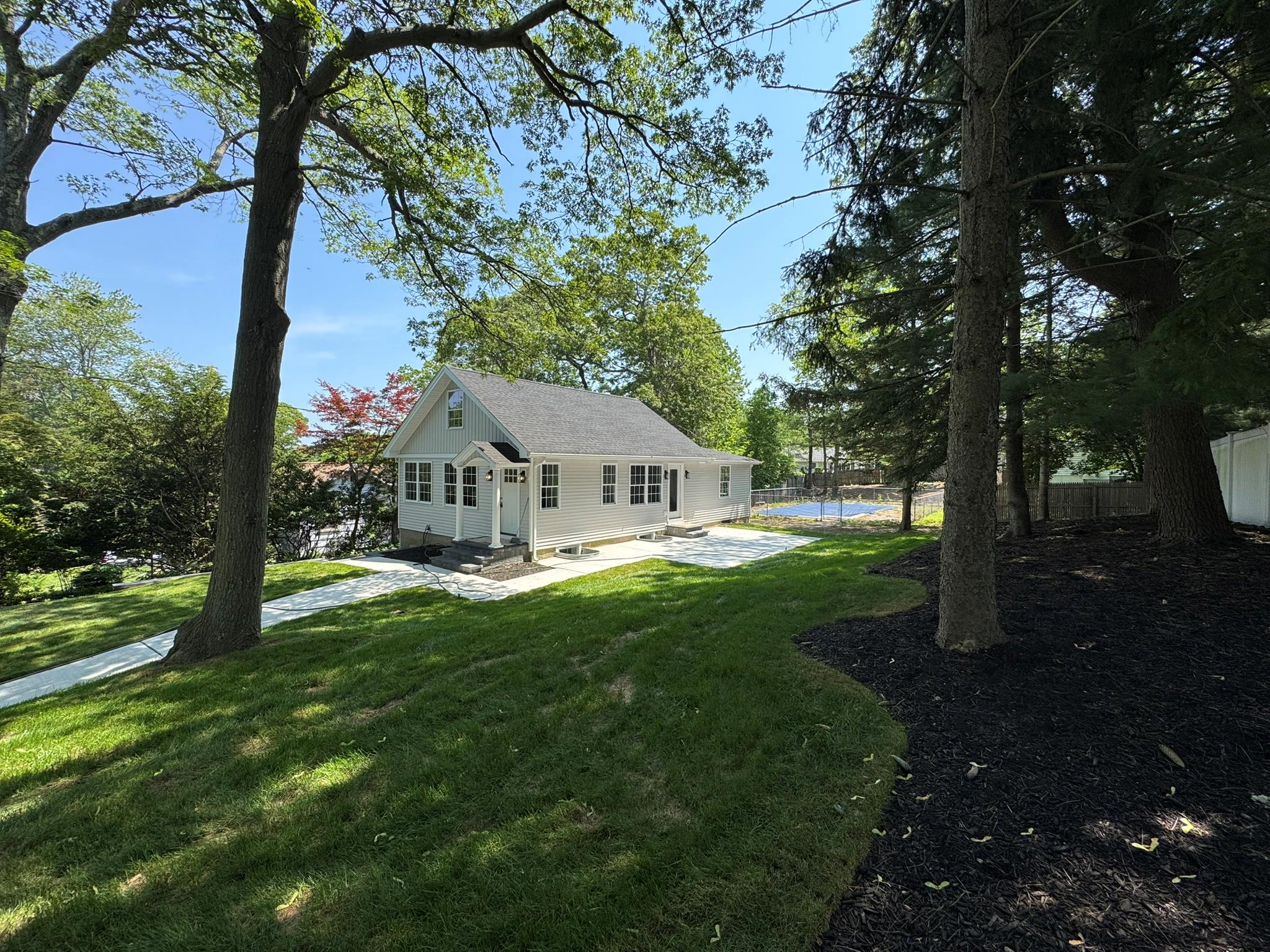 27 Evergreen Road, Rocky Point, NY 11778