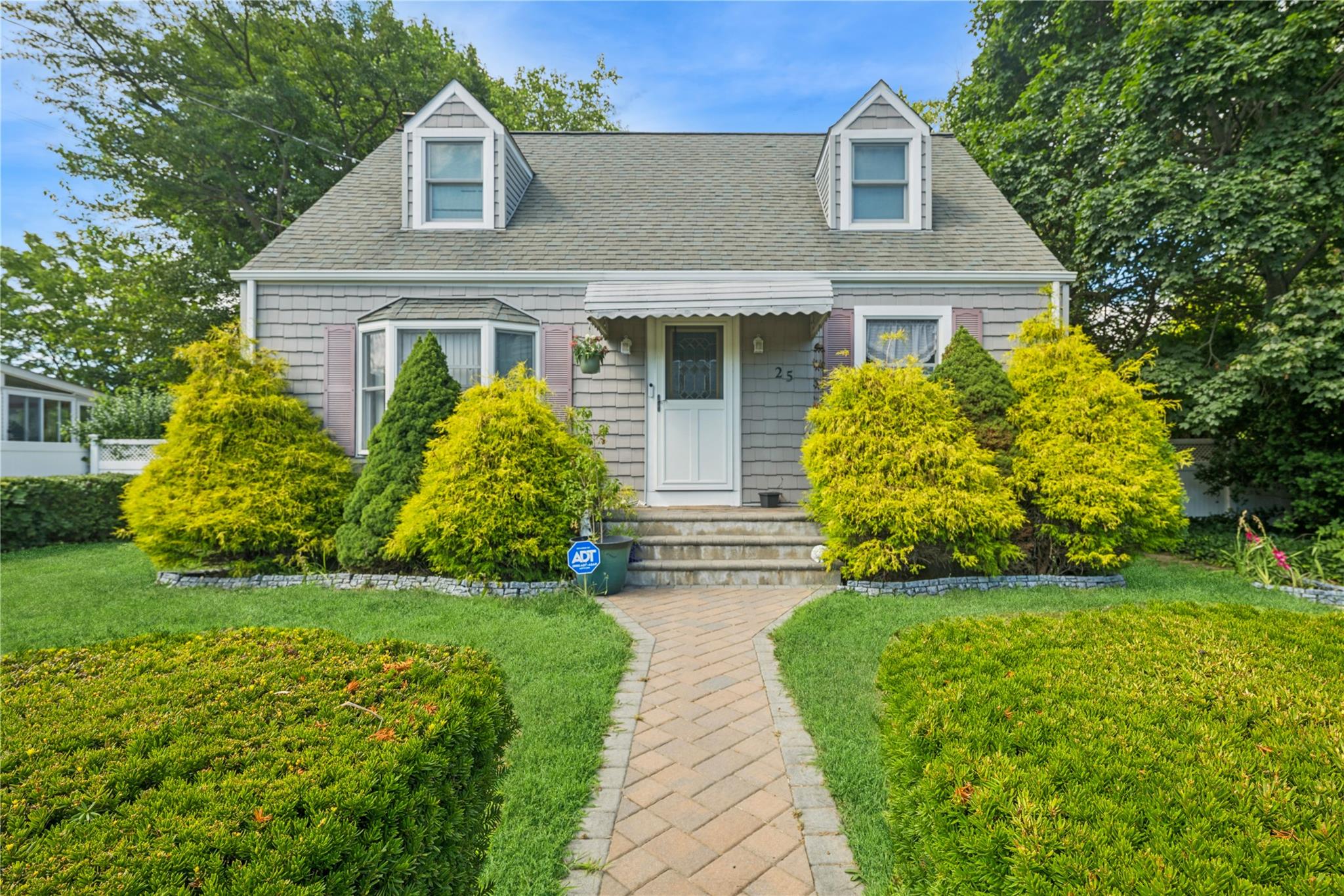 25 Jones Street, Patchogue, NY 11772