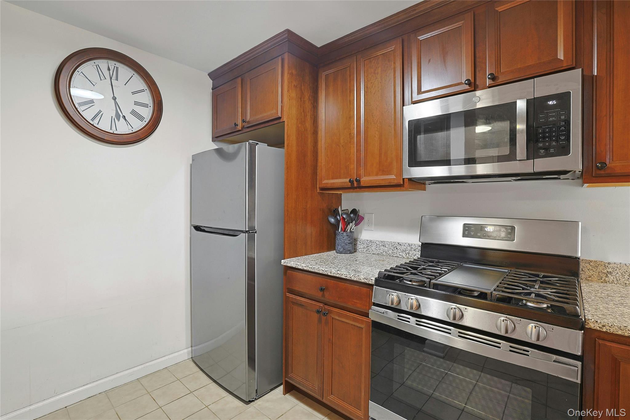 1320 Round Pointe Drive, Haverstraw, NY 10927