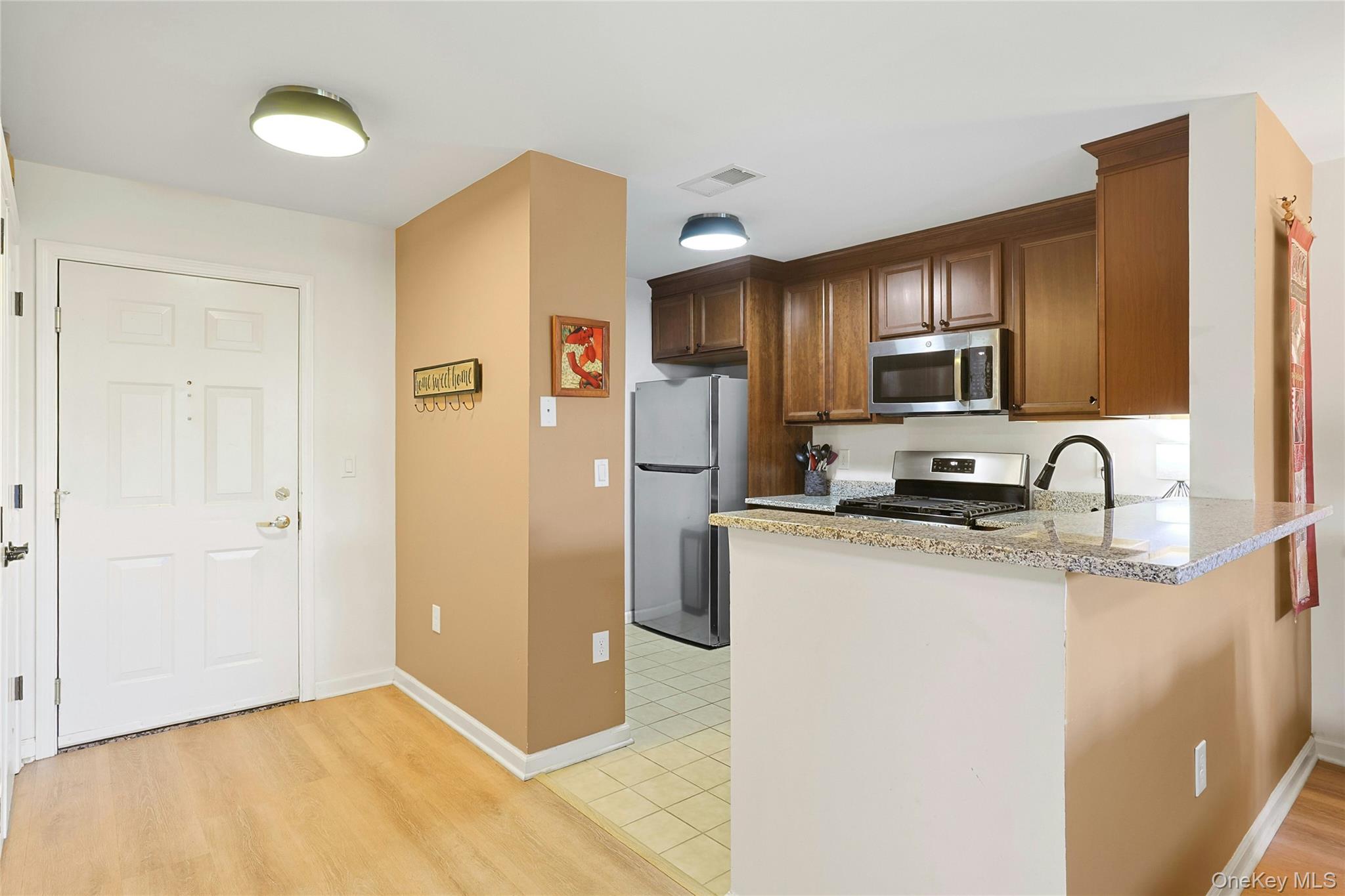 1320 Round Pointe Drive, Haverstraw, NY 10927