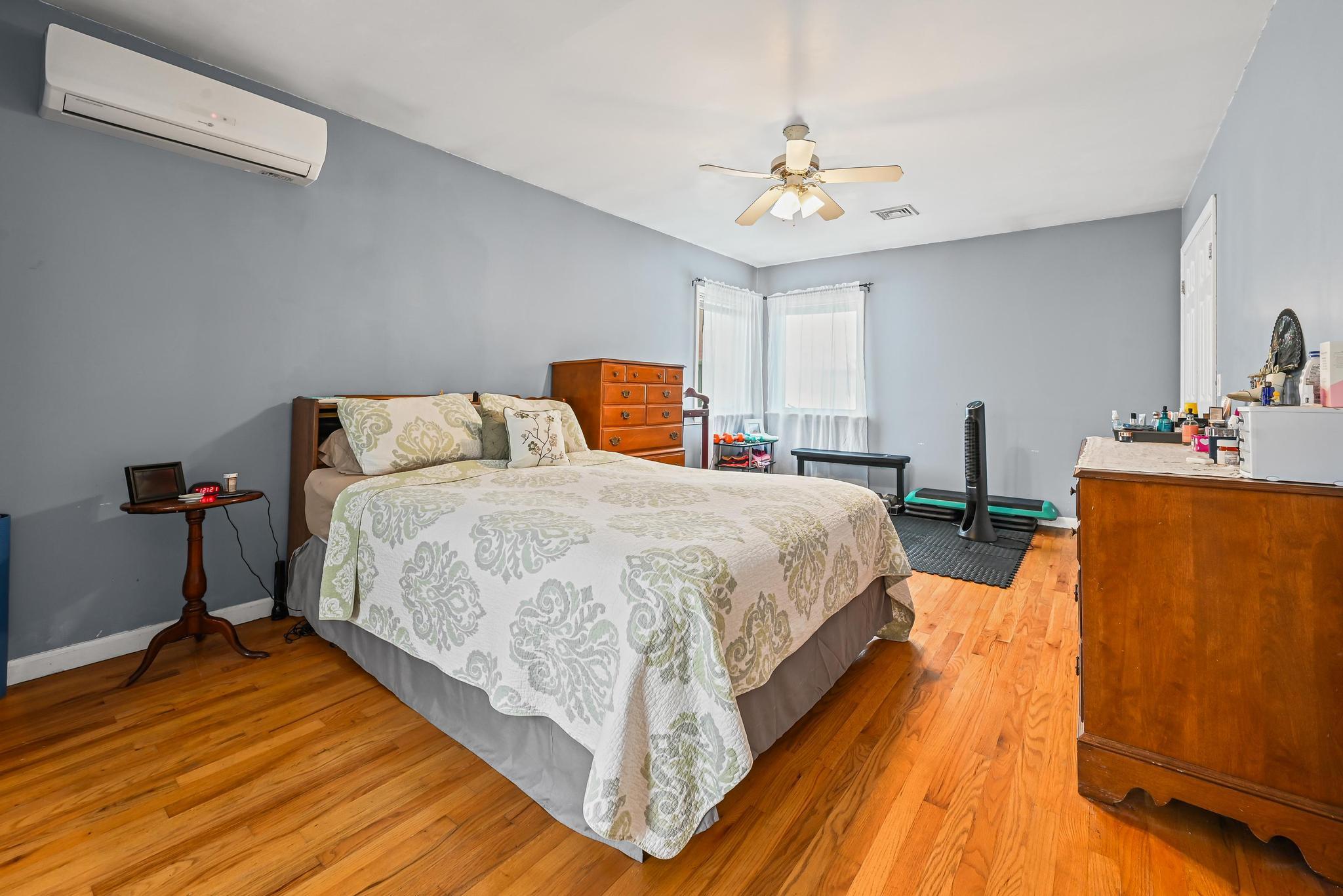 456 Beach 145th Street, Neponsit, NY 11694