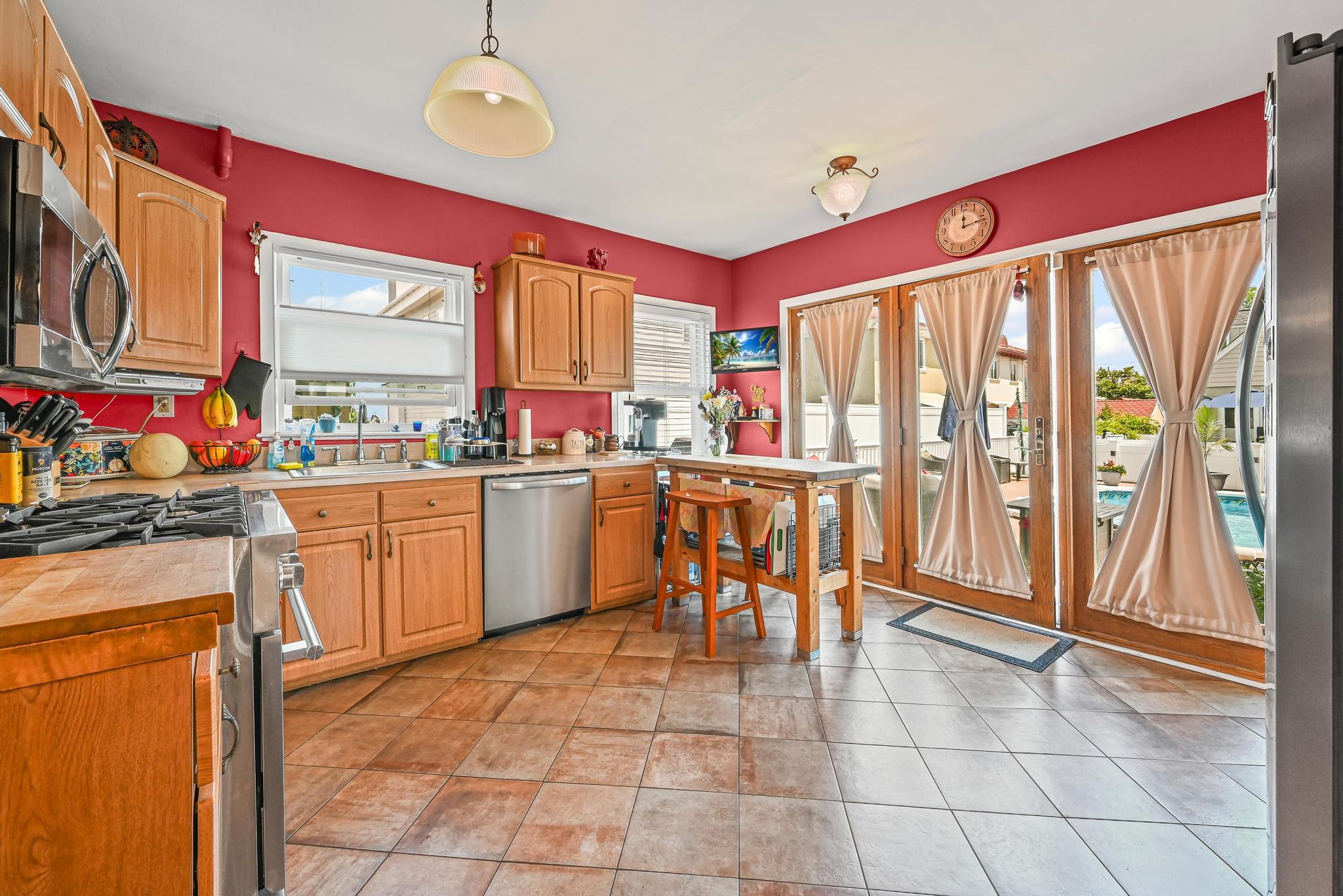 456 Beach 145th Street, Neponsit, NY 11694