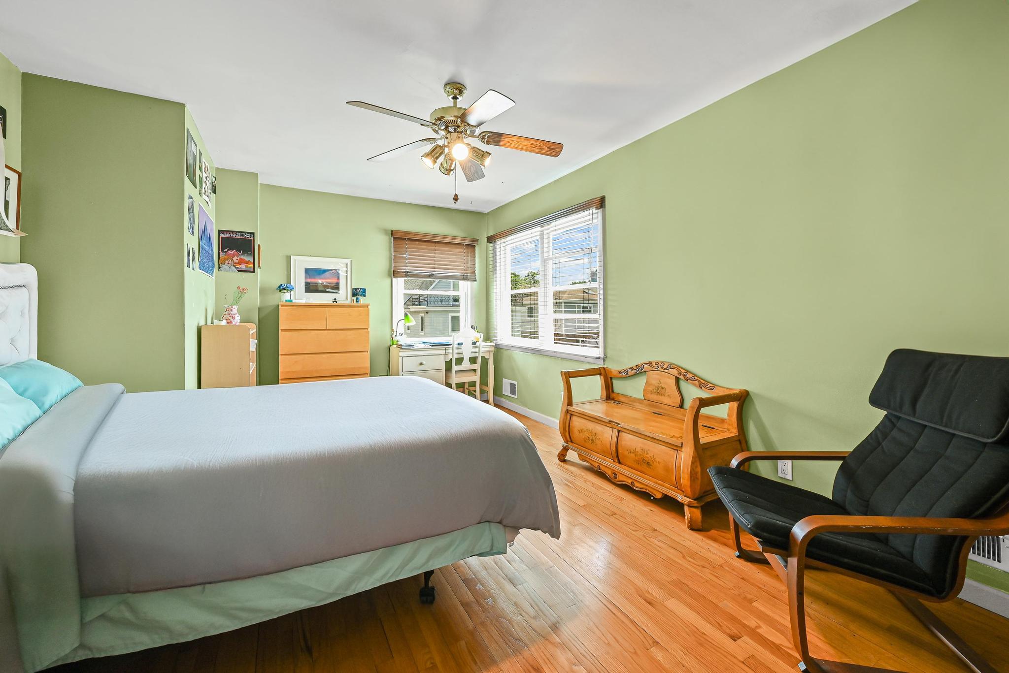 456 Beach 145th Street, Neponsit, NY 11694