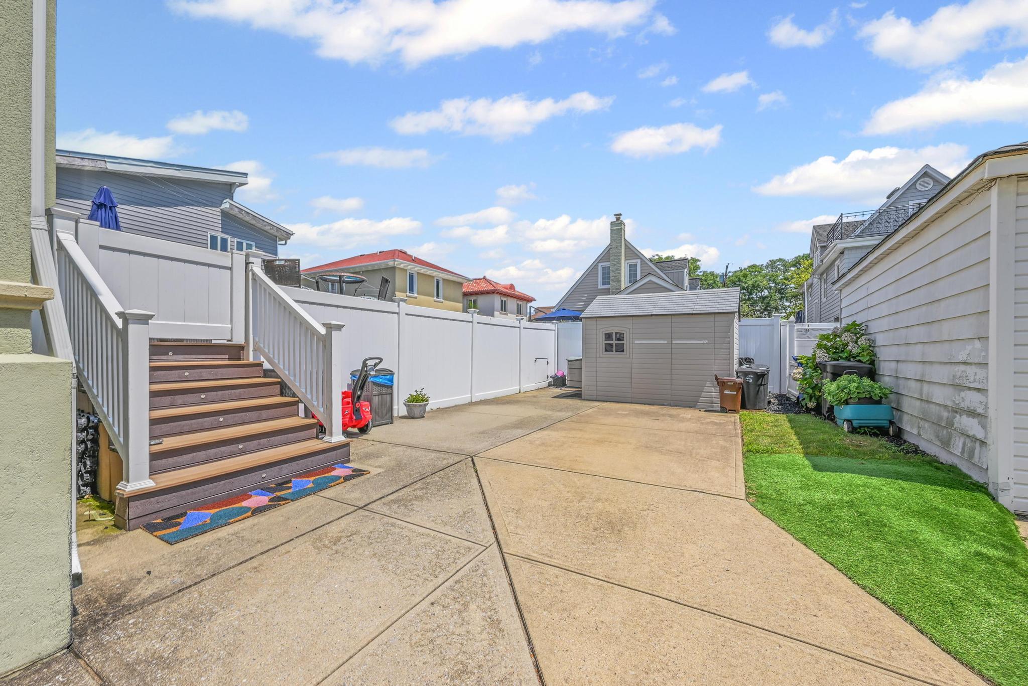 456 Beach 145th Street, Neponsit, NY 11694