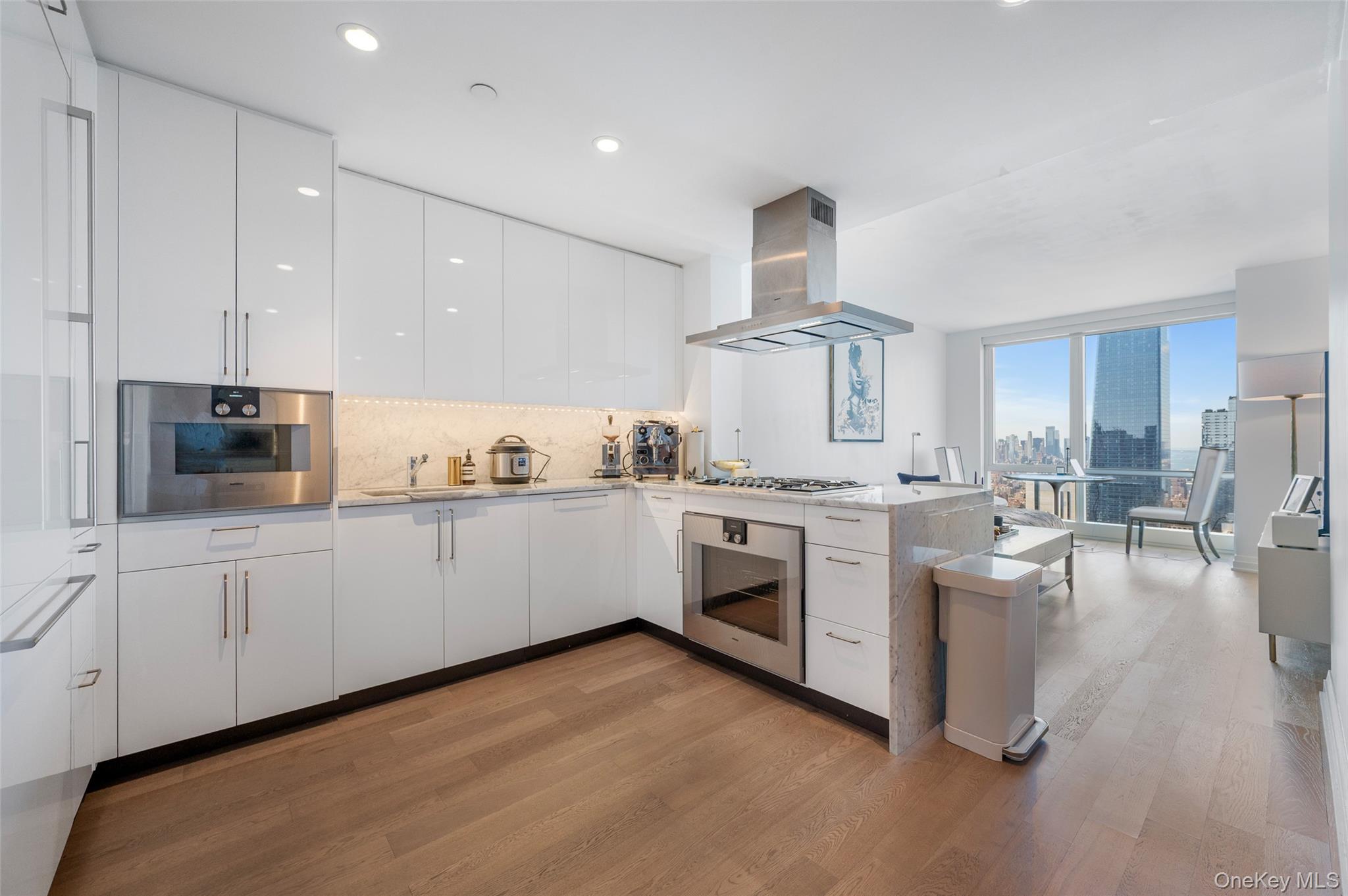 460 W 42nd Street # 57G, New York (Manhattan), NY 10036