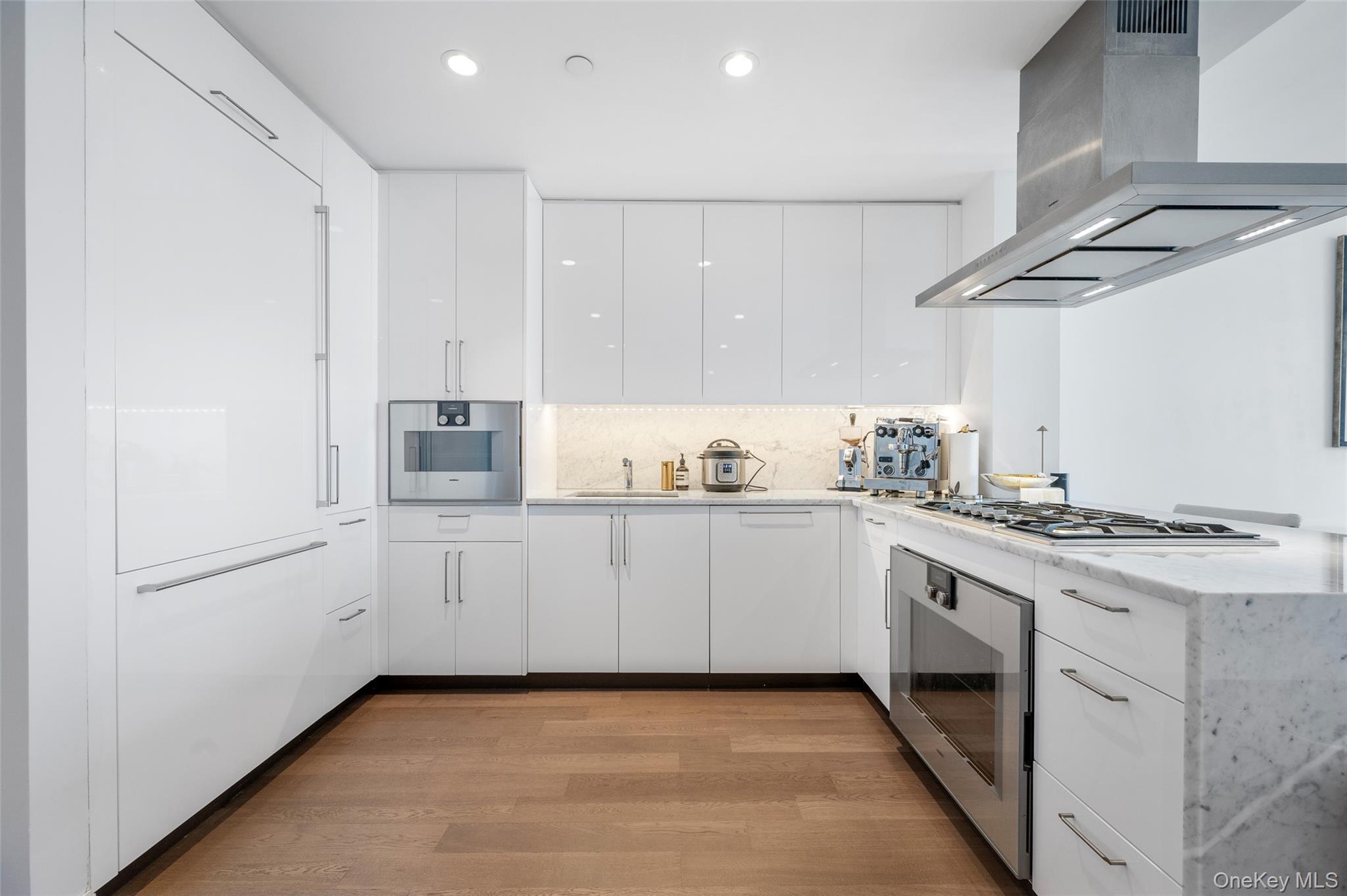 460 W 42nd Street # 57G, New York (Manhattan), NY 10036