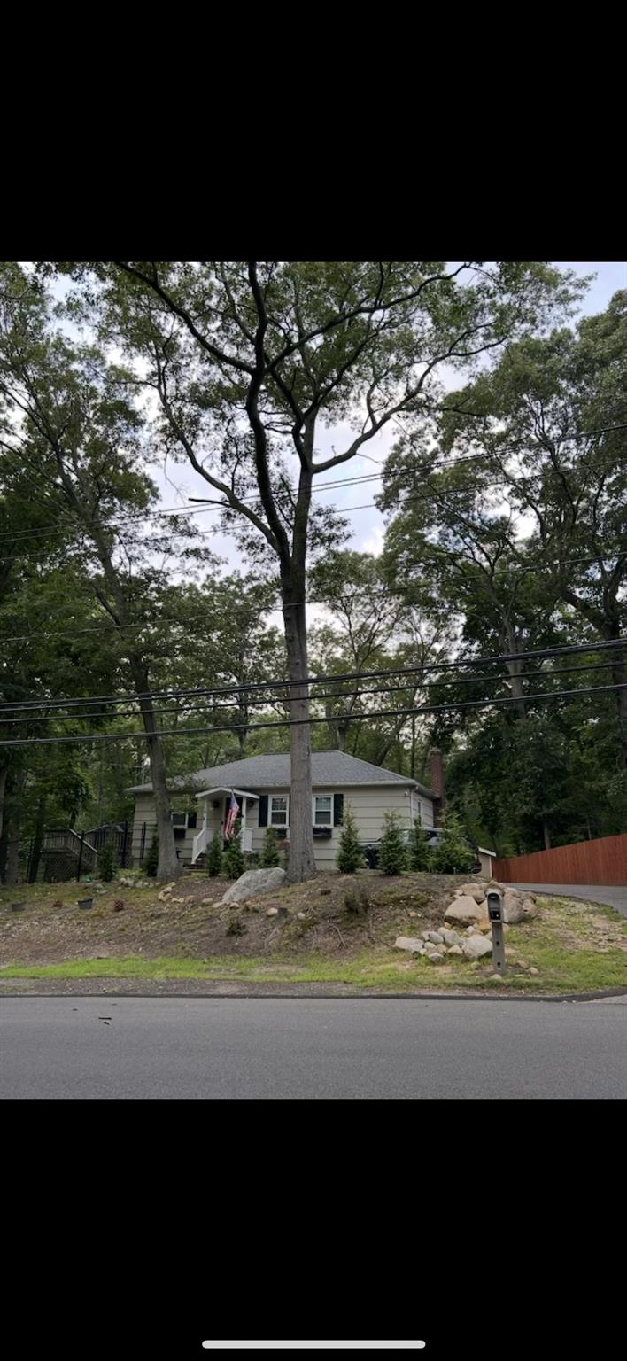 2354 N Wading River Road, Wading River, NY 11792