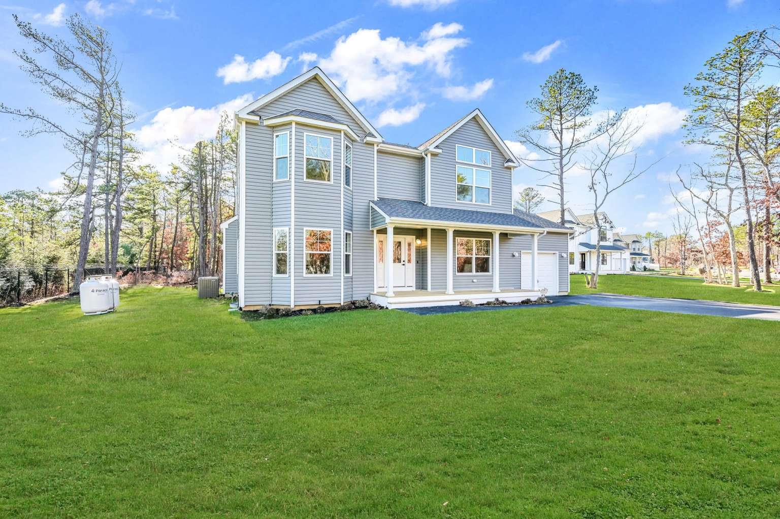 2 Mill Lane, Medford, NY 11763