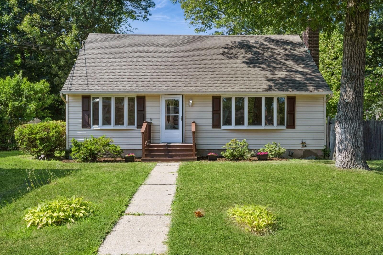 237 Clay Pitts Road, East Northport, NY 11731