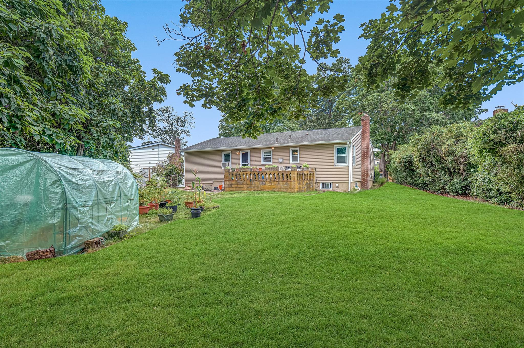 35 Anna Street, Bay Shore, NY 11706