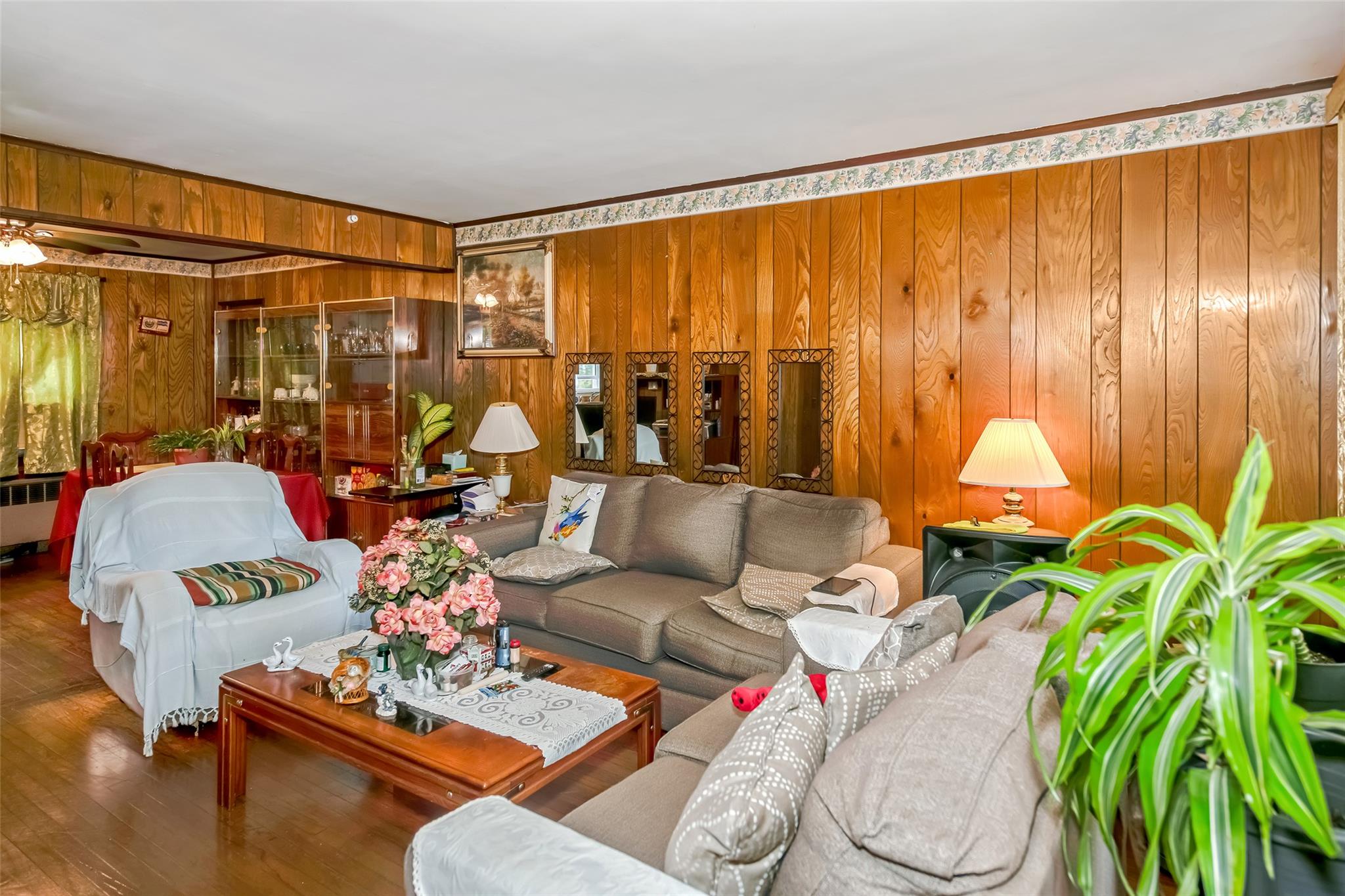 35 Anna Street, Bay Shore, NY 11706