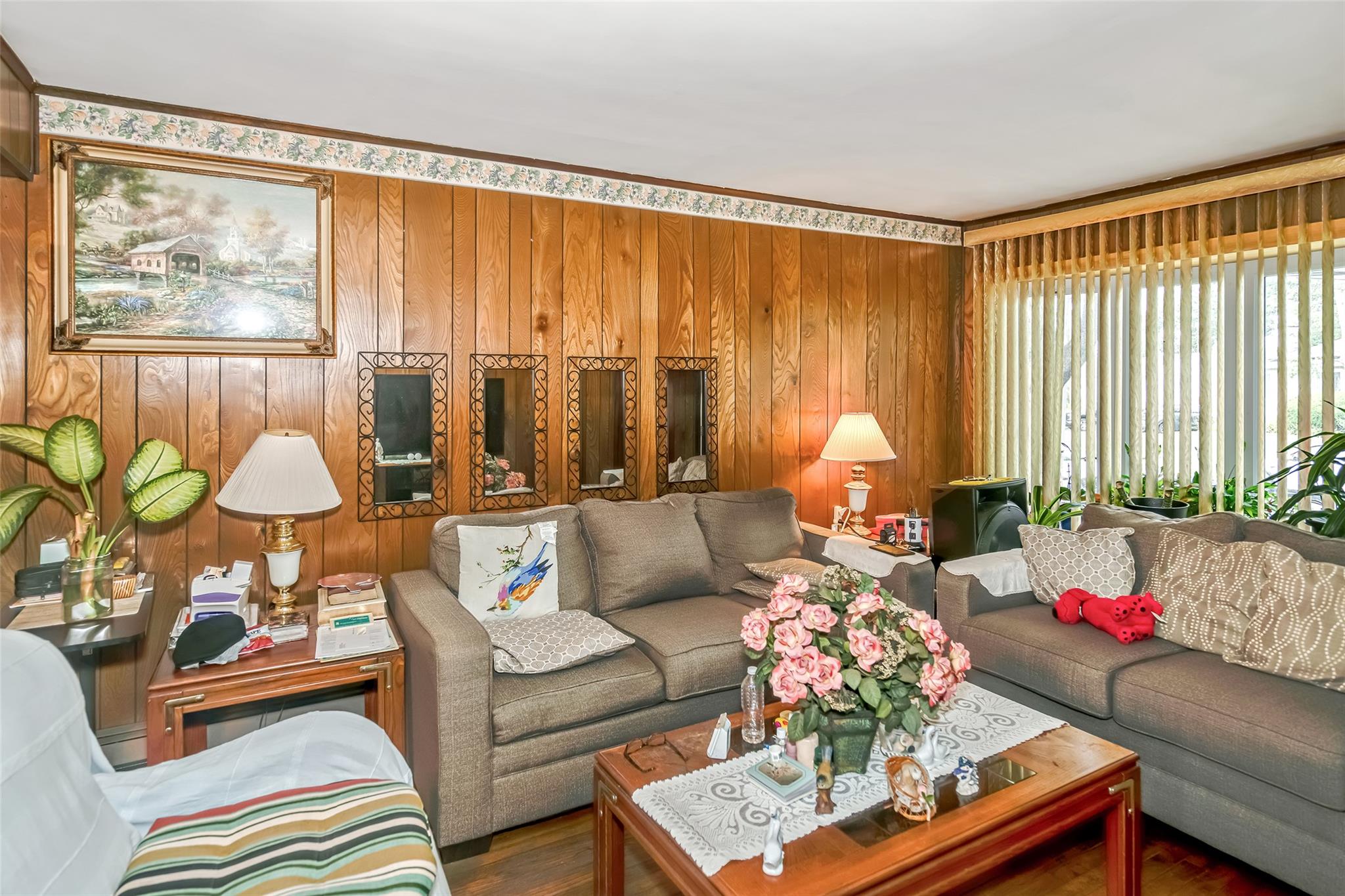 35 Anna Street, Bay Shore, NY 11706