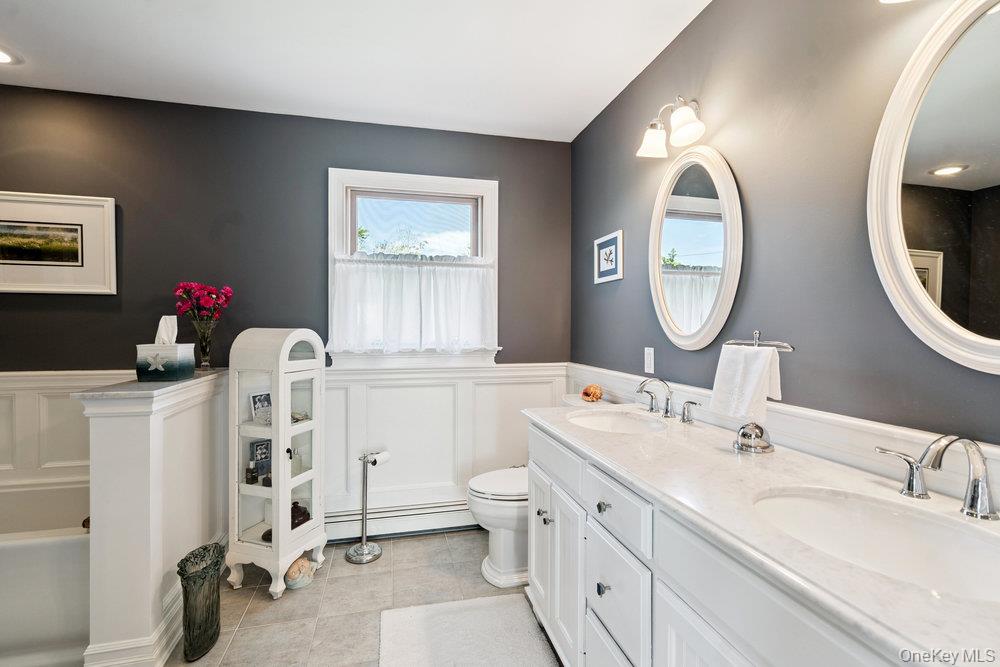 243 S Dunton Avenue, East Patchogue, NY 11772