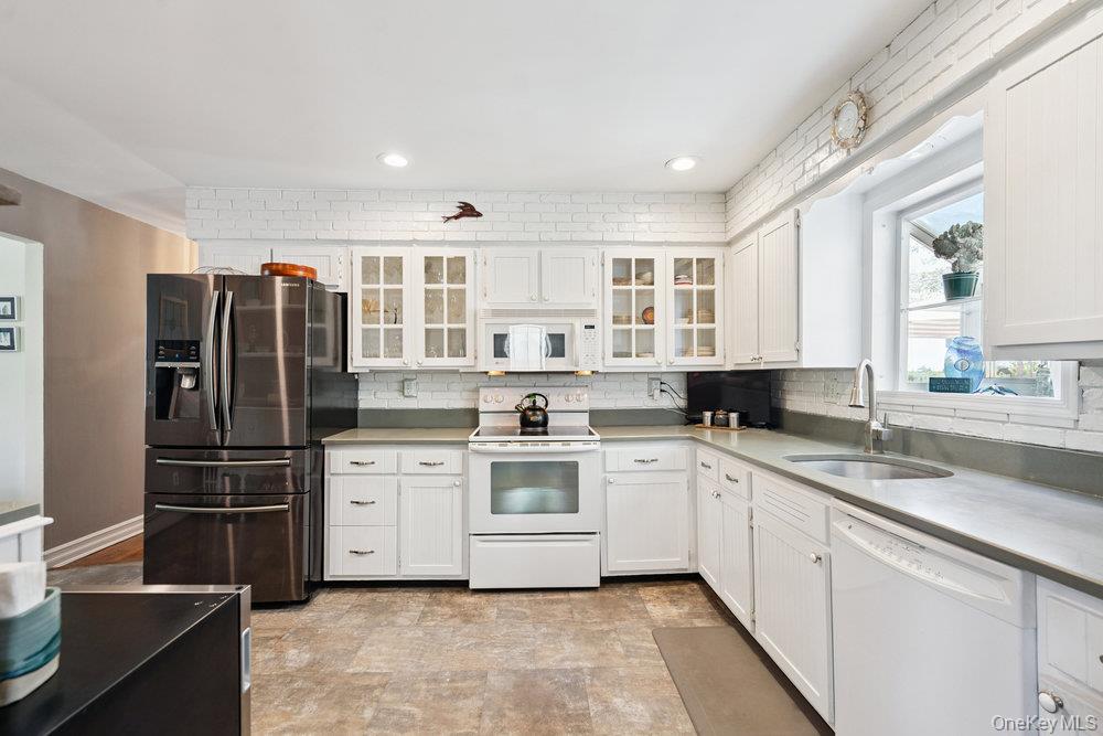 243 S Dunton Avenue, East Patchogue, NY 11772