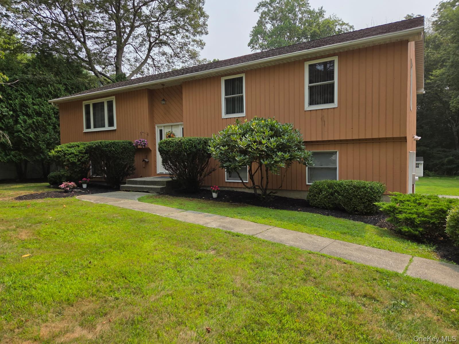 64 Dahlia Drive, Mahopac, NY 10541