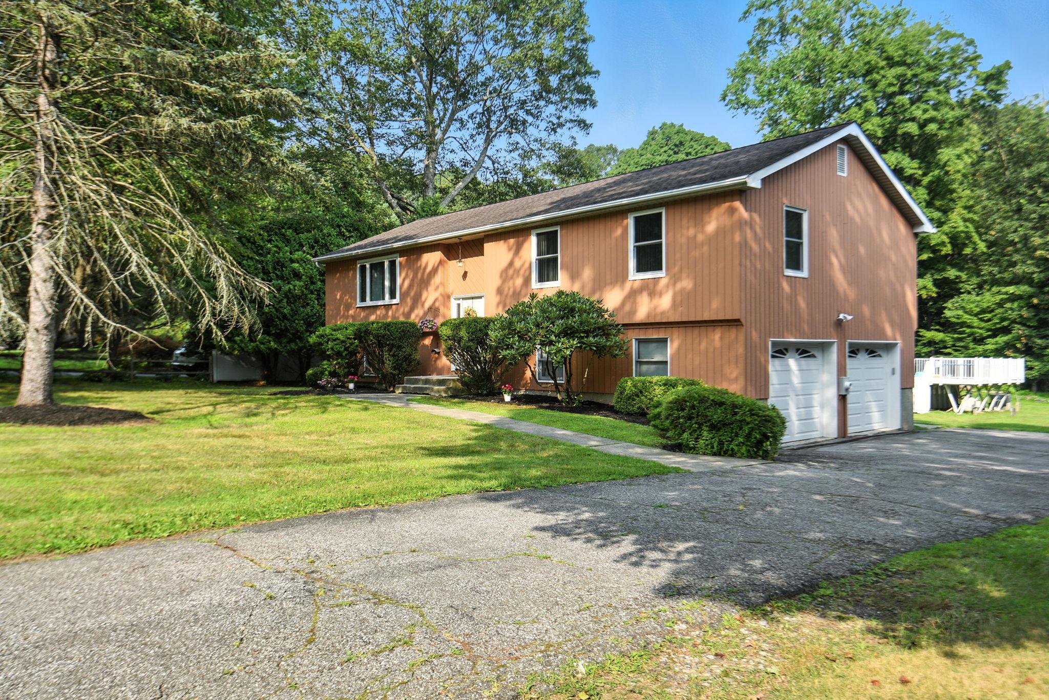 64 Dahlia Drive, Mahopac, NY 10541