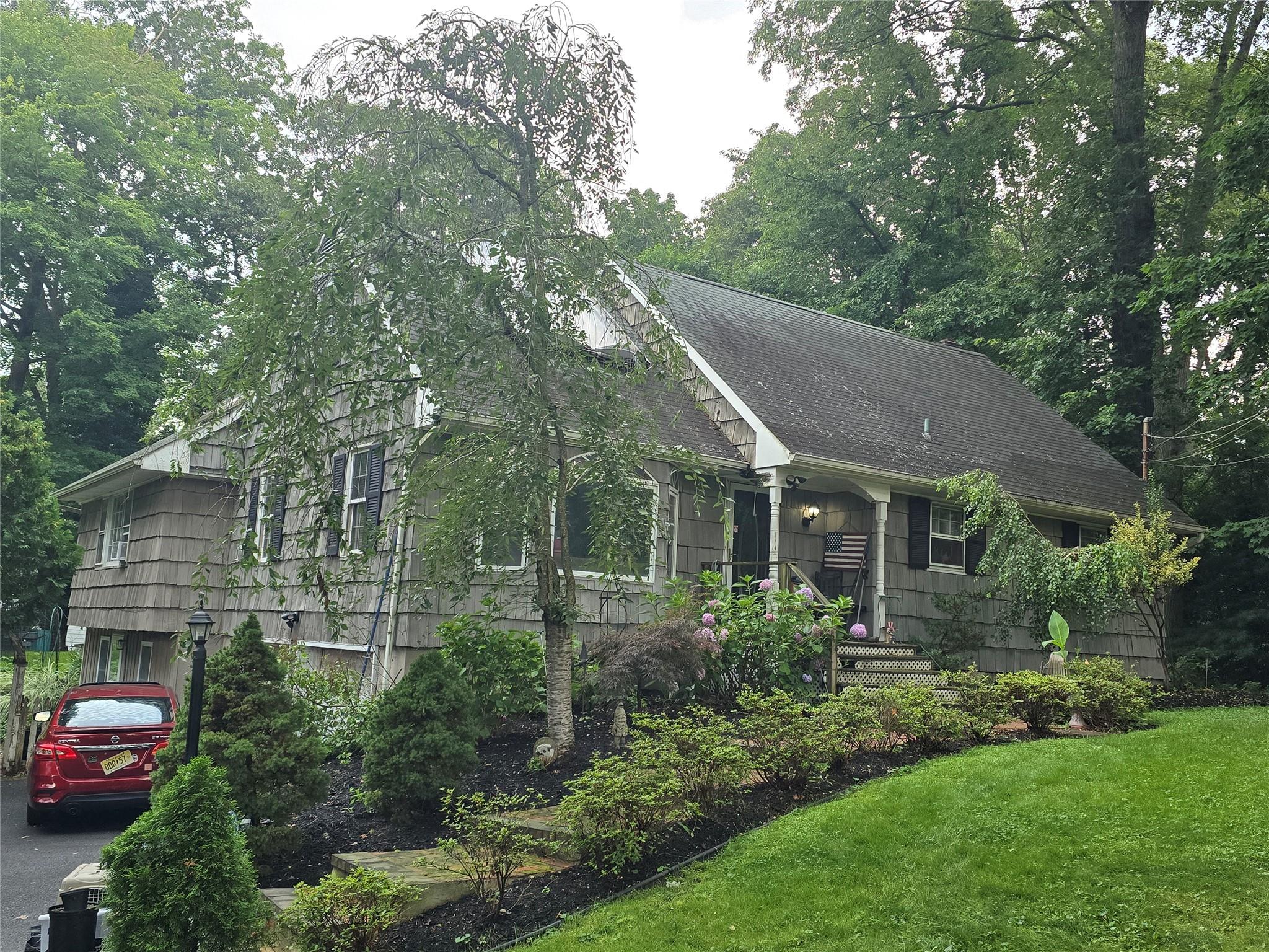 9 Hillsview Road, Stony Brook, NY 11790