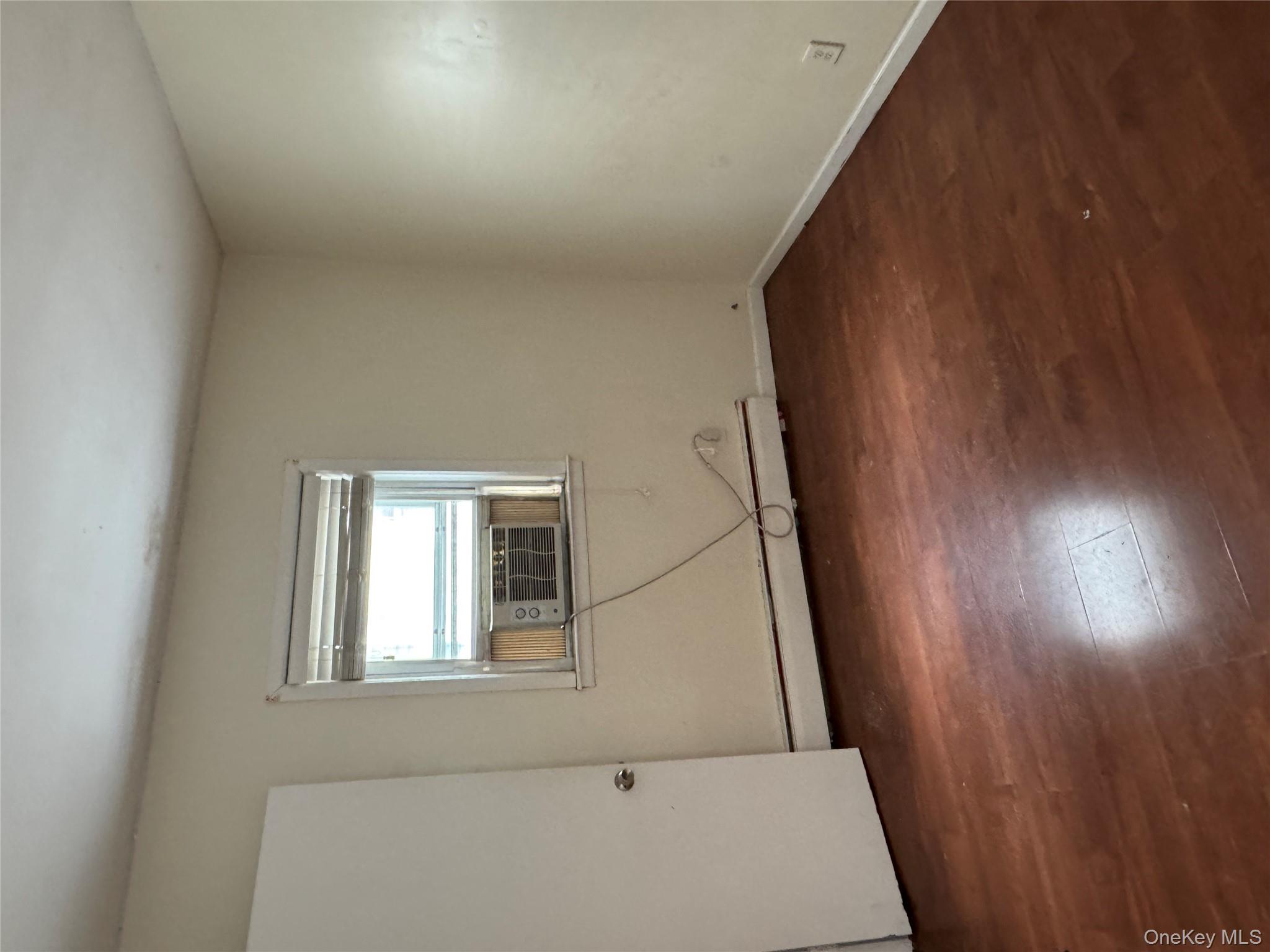 61-51 Borden Avenue, Maspeth, NY 11378