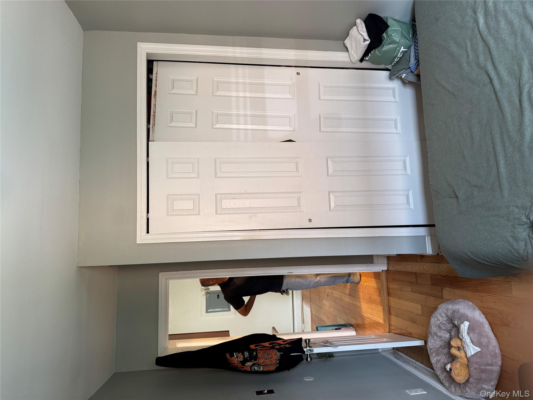 61-51 Borden Avenue, Maspeth, NY 11378