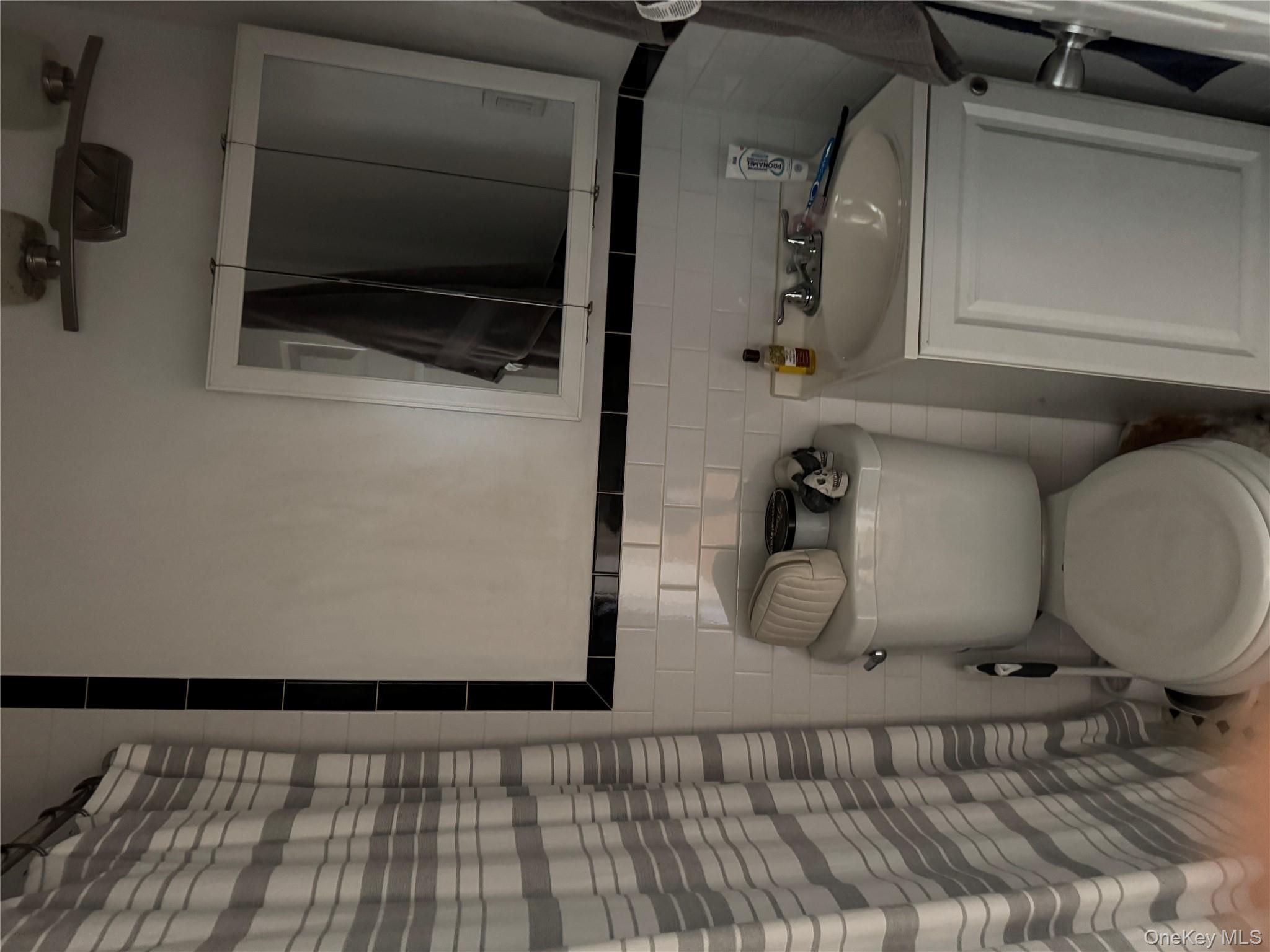 61-51 Borden Avenue, Maspeth, NY 11378