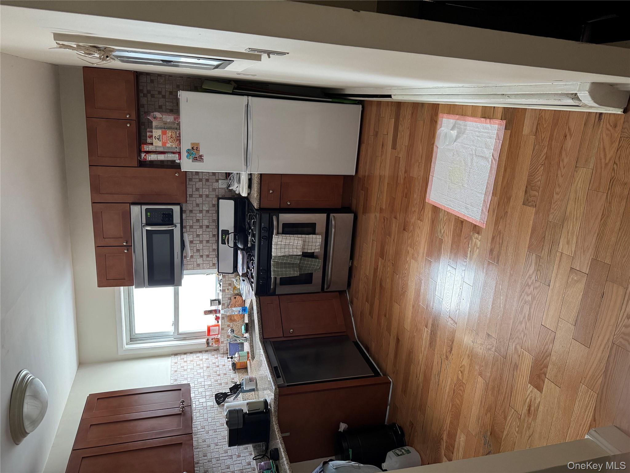 61-51 Borden Avenue, Maspeth, NY 11378