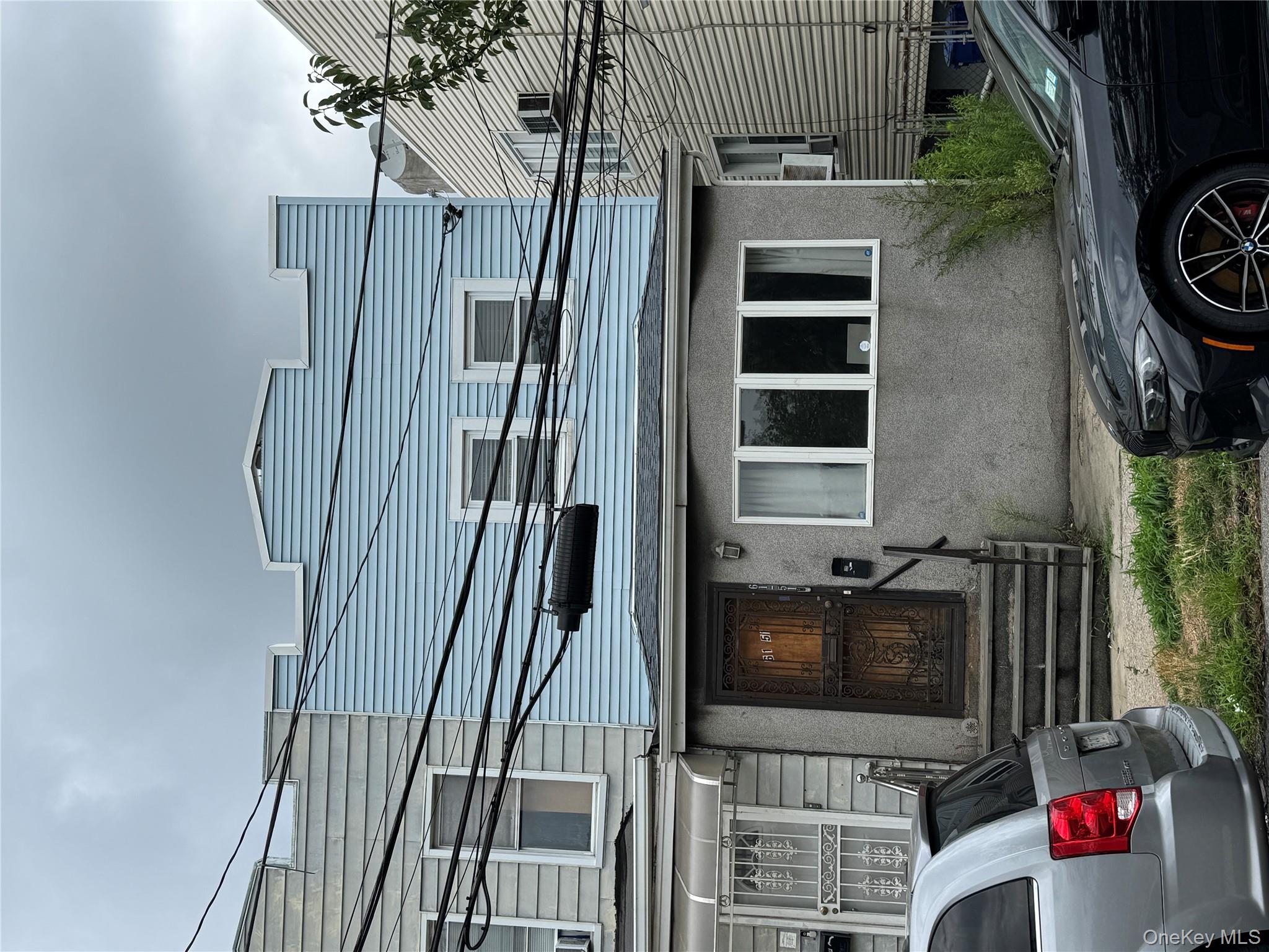 61-51 Borden Avenue, Maspeth, NY 11378