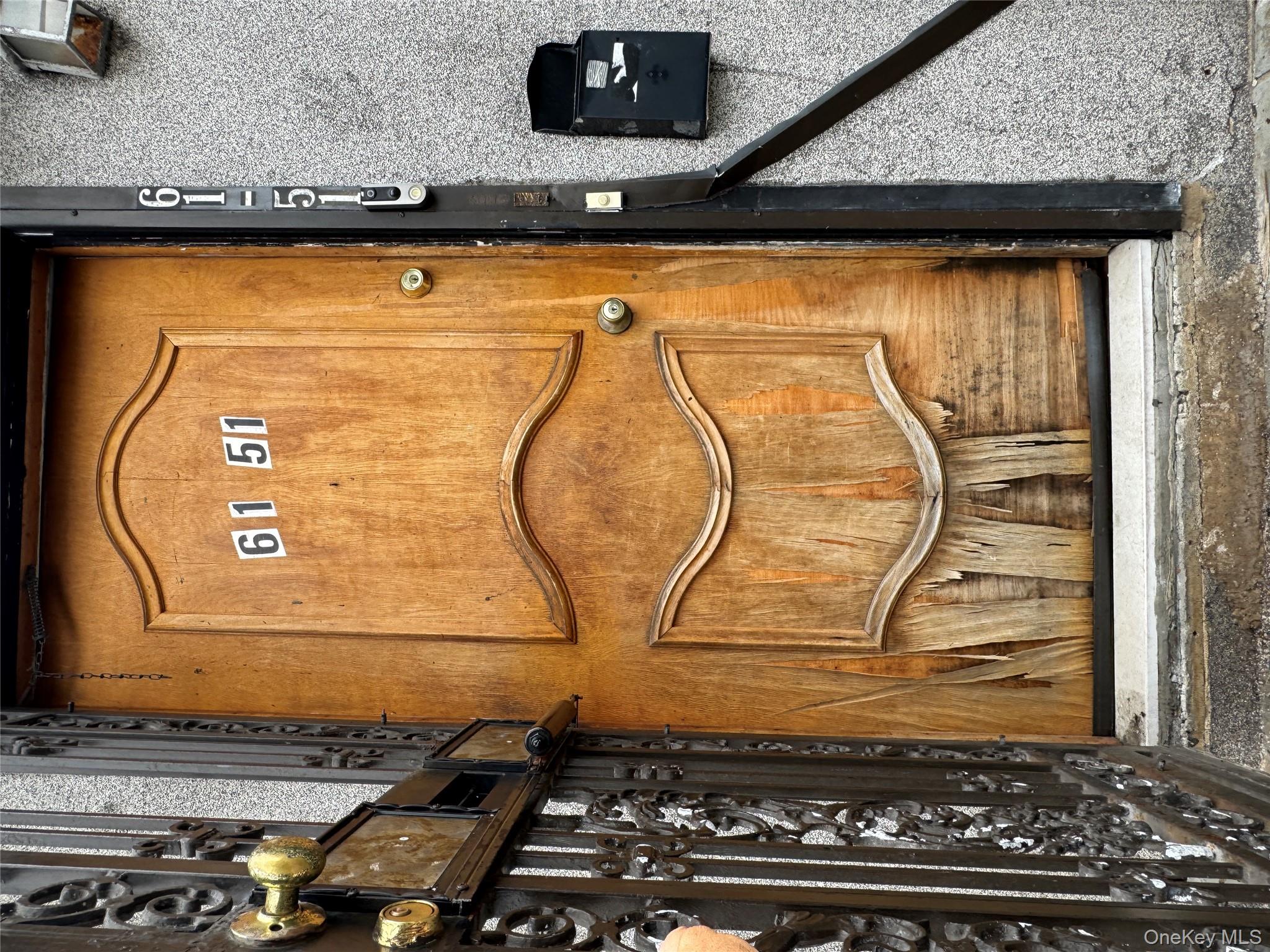 61-51 Borden Avenue, Maspeth, NY 11378