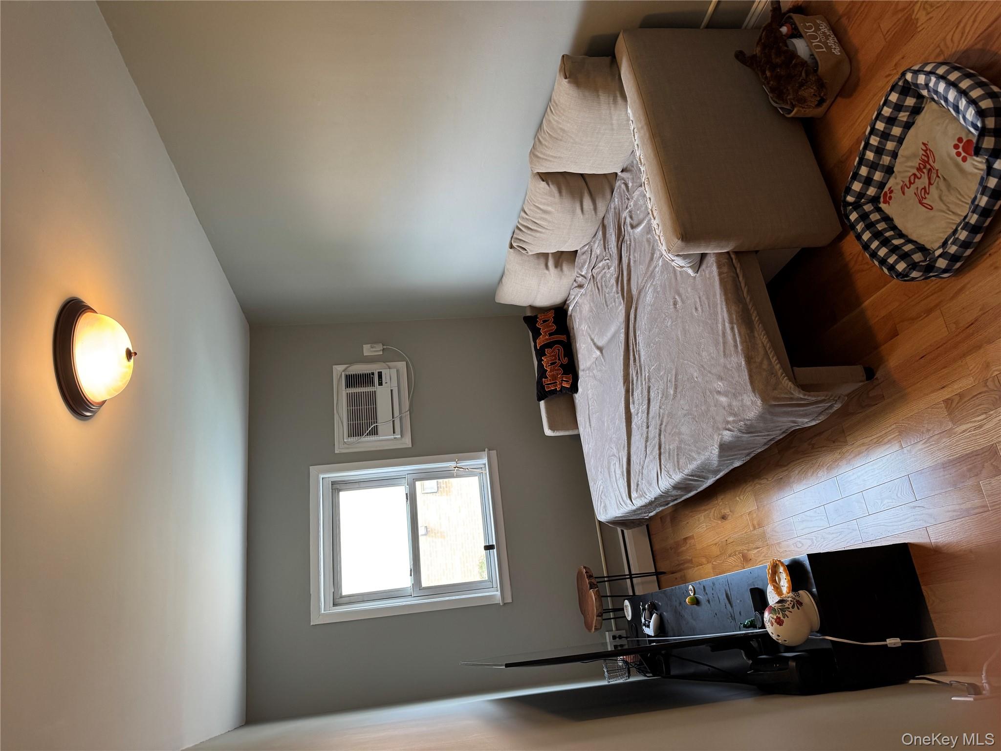 61-51 Borden Avenue, Maspeth, NY 11378