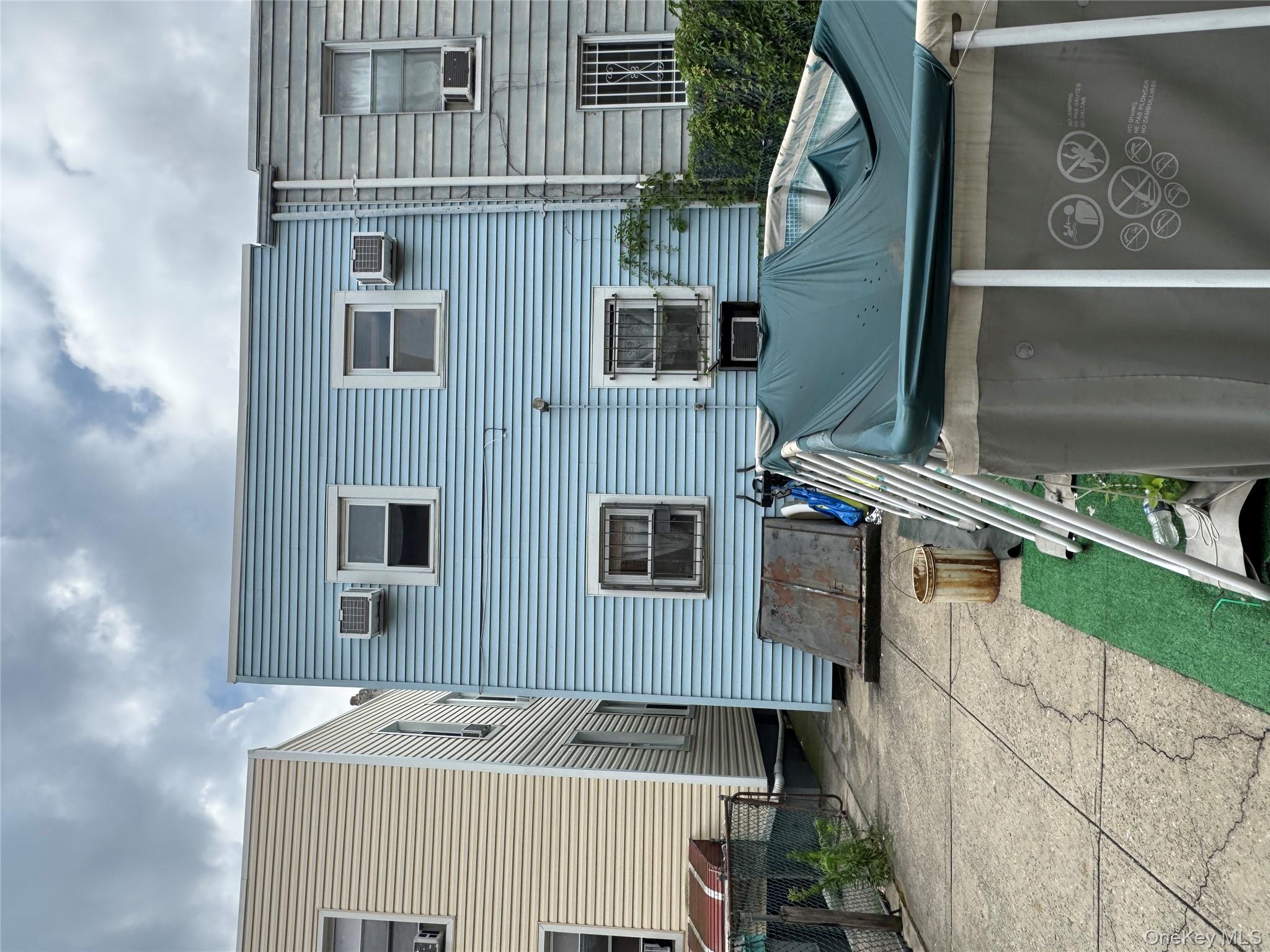 61-51 Borden Avenue, Maspeth, NY 11378