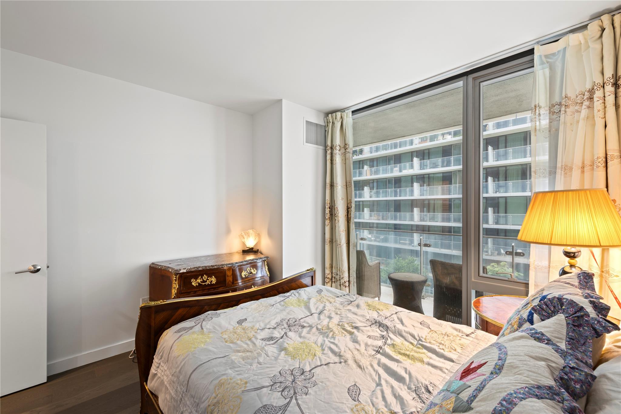 131-05 40 Road # 11M, Flushing, NY 11354