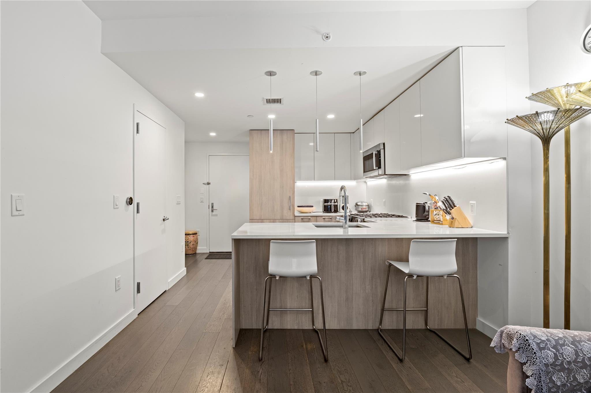 131-05 40 Road # 11M, Flushing, NY 11354