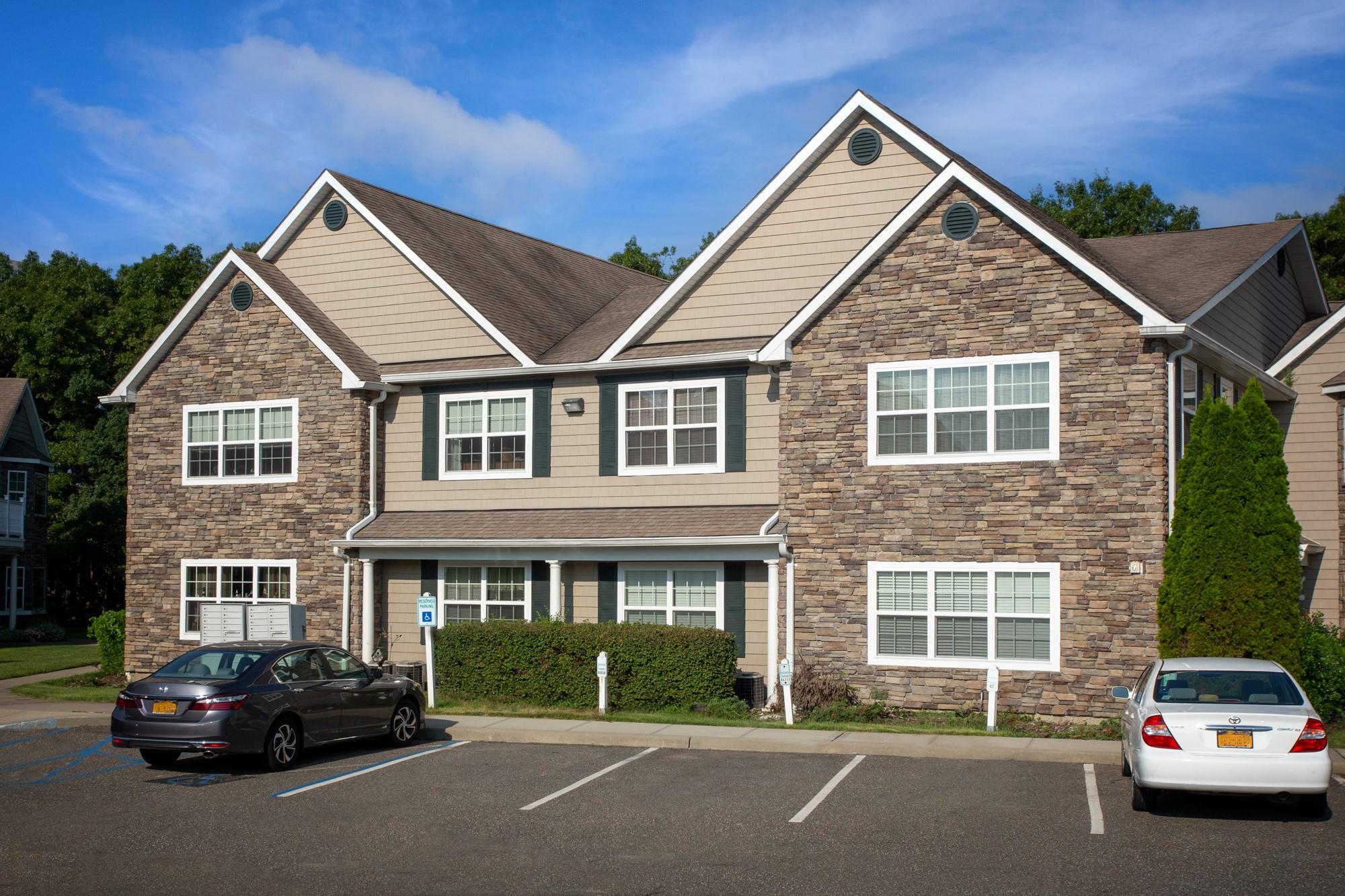 162 Adams Way # 162, Sayville, NY 11782