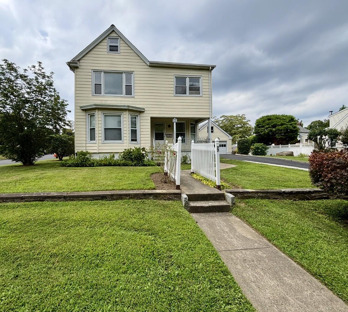 77 Thompson Avenue, White Plains, NY 10603