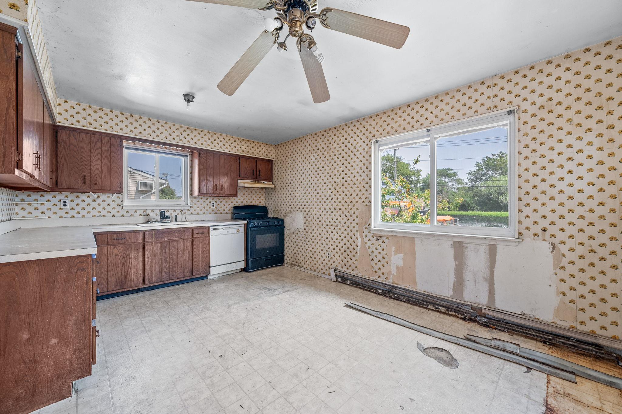 2435 Great Neck Road, Copiague, NY 11726