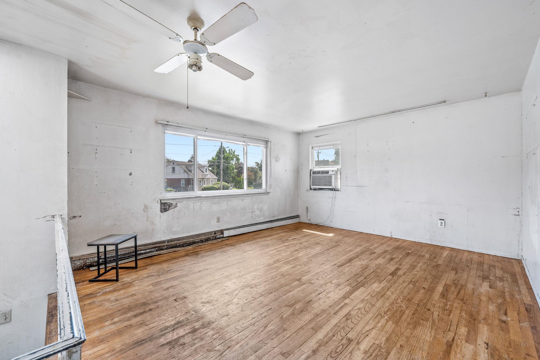 2435 Great Neck Road, Copiague, NY 11726