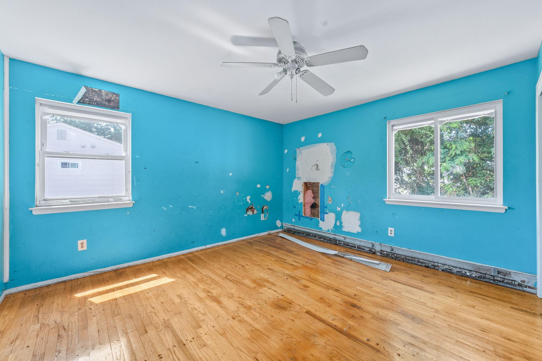 2435 Great Neck Road, Copiague, NY 11726