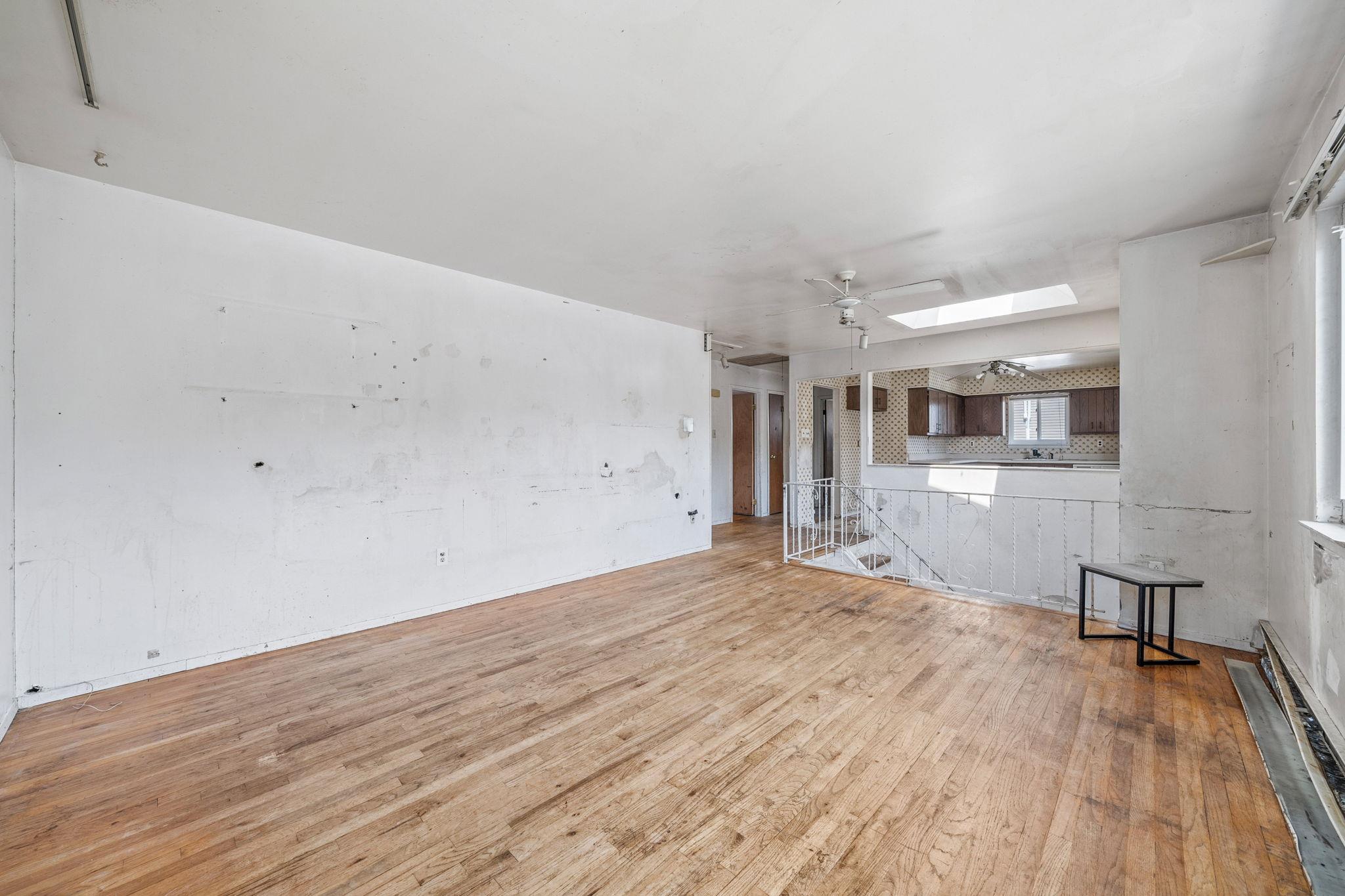 2435 Great Neck Road, Copiague, NY 11726