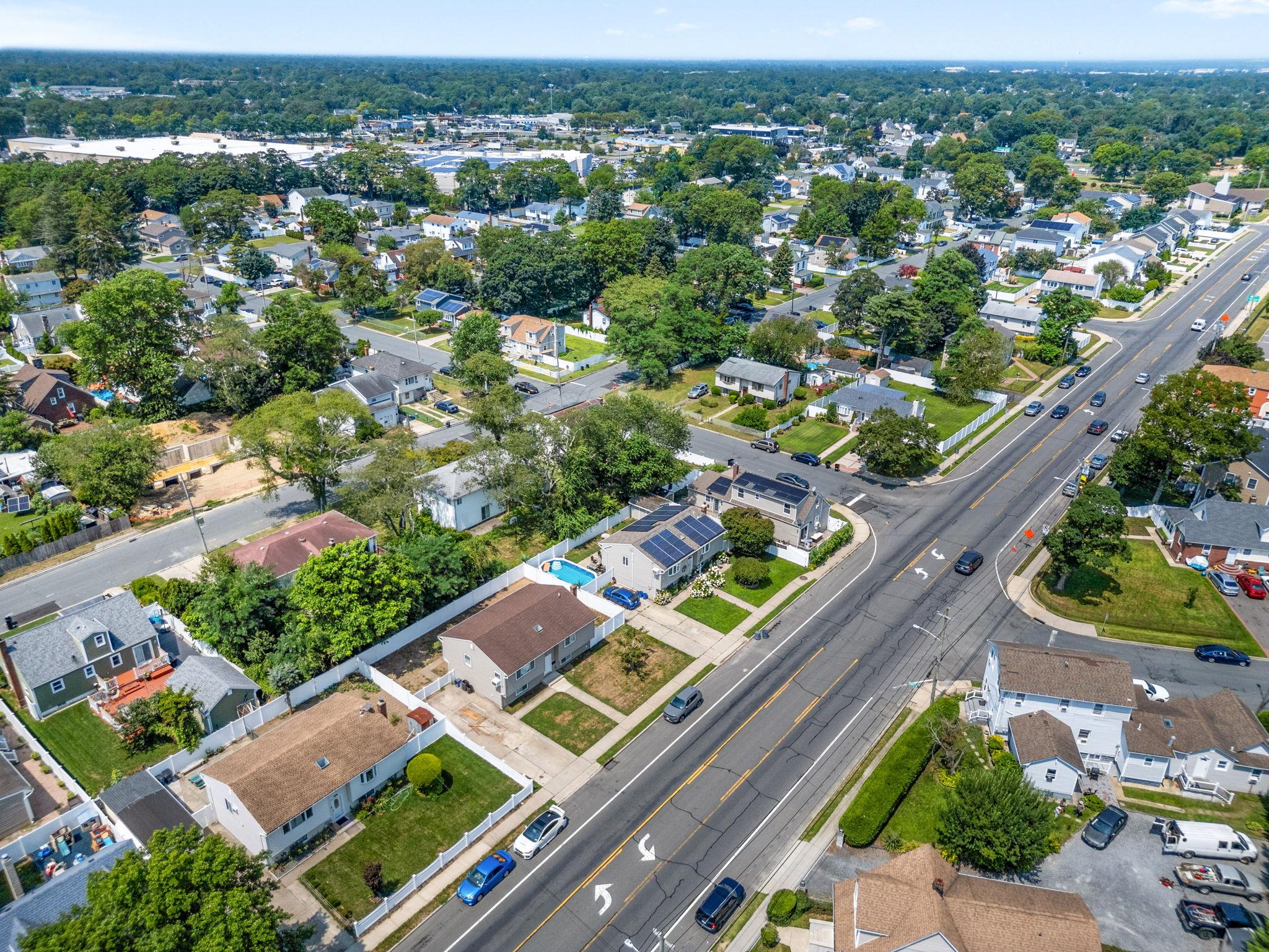 2435 Great Neck Road, Copiague, NY 11726