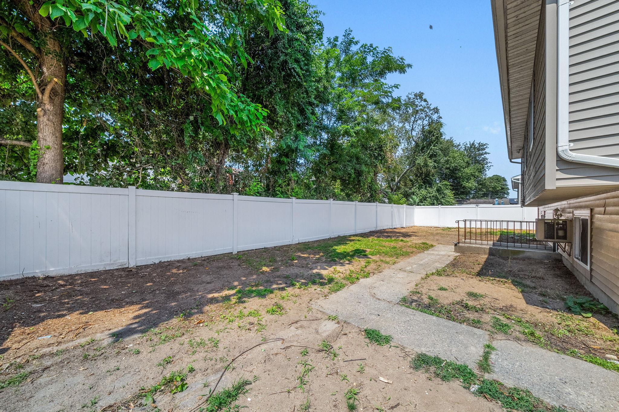 2435 Great Neck Road, Copiague, NY 11726