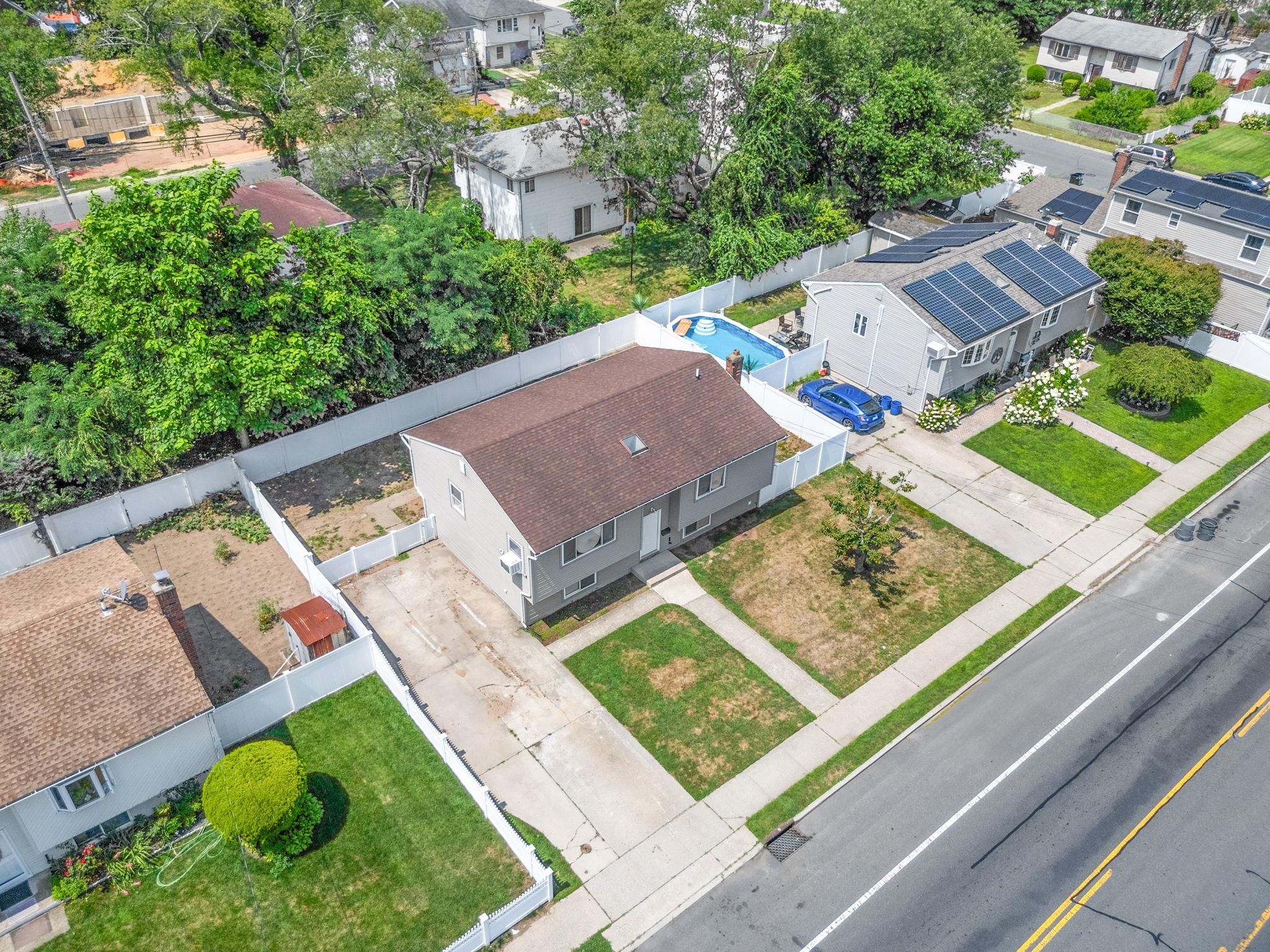 2435 Great Neck Road, Copiague, NY 11726