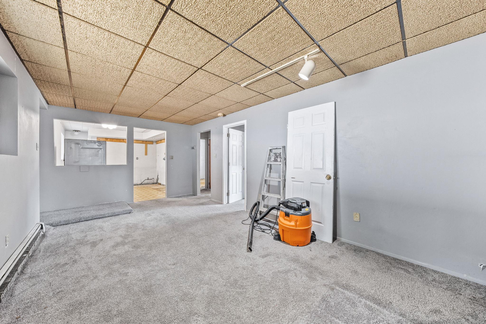 2435 Great Neck Road, Copiague, NY 11726